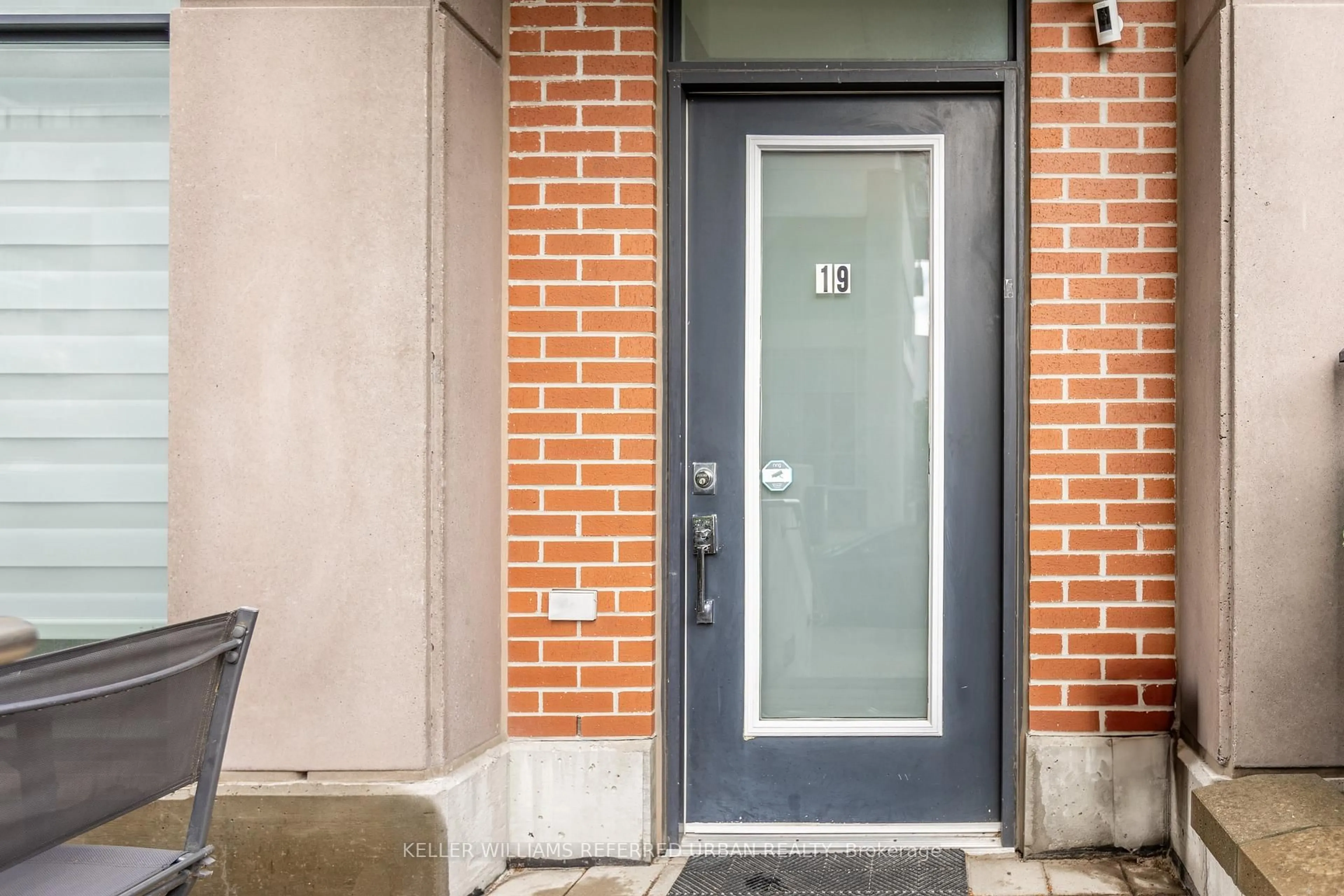 Indoor entryway for 19 Town Centre Crt, Toronto Ontario M1P 0B3