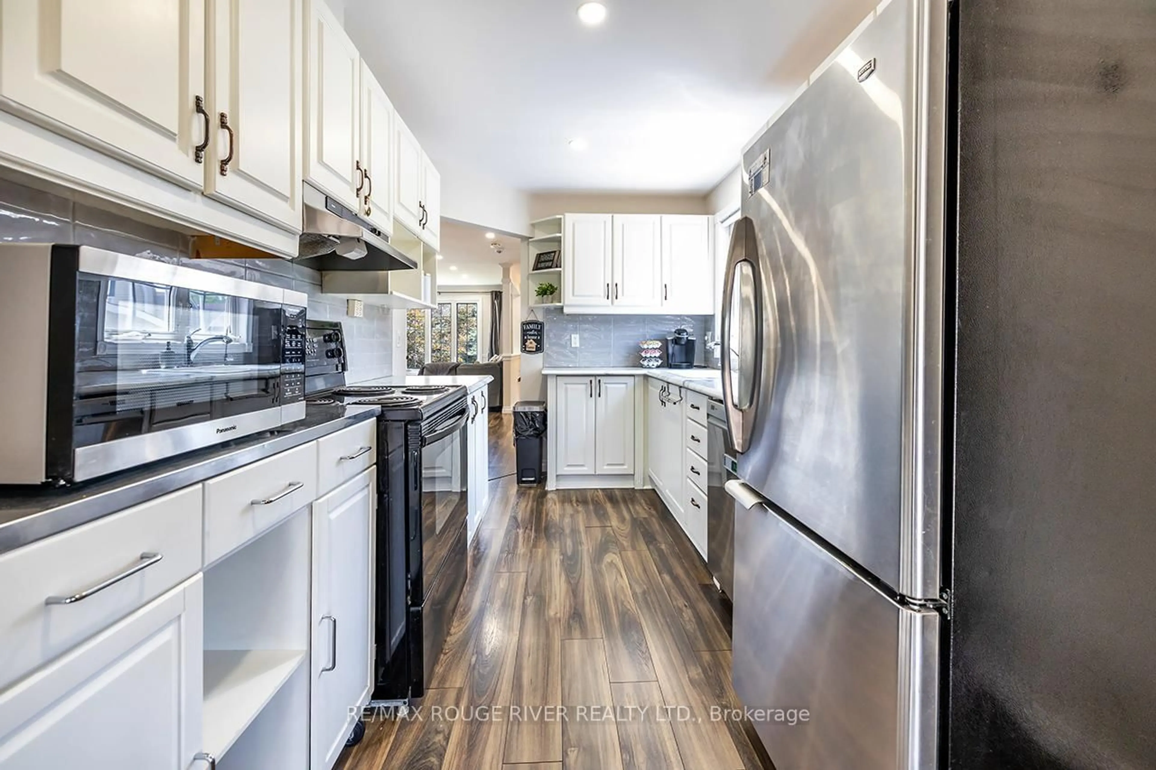Open concept kitchen, unknown for 411 Pompano Crt, Oshawa Ontario L1K 1M9