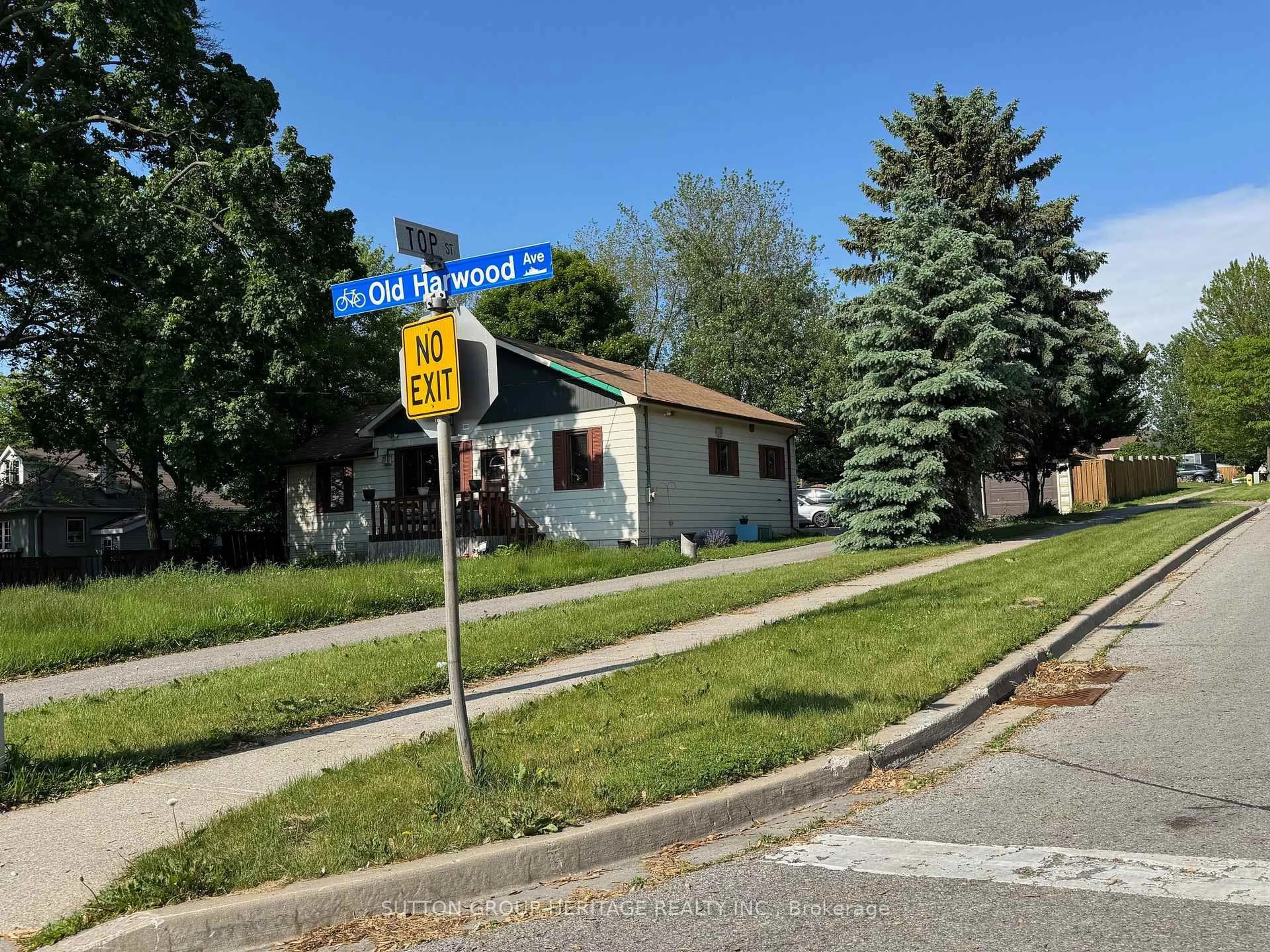 Unknown for 693 Old Harwood Ave, Ajax Ontario L1Z 1E4