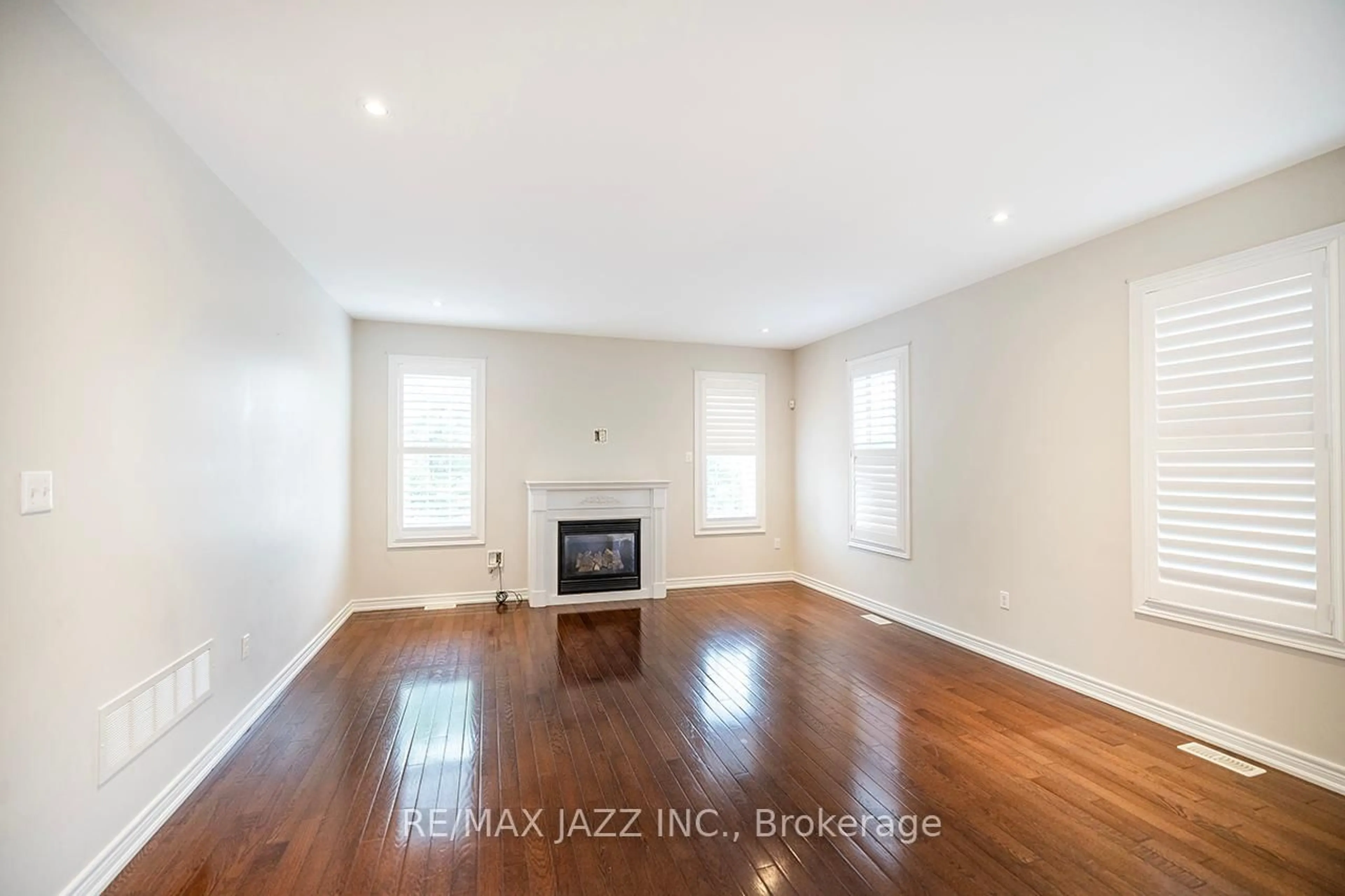 A pic of a room for 1643 Coldstream Dr, Oshawa Ontario L1K 3B5