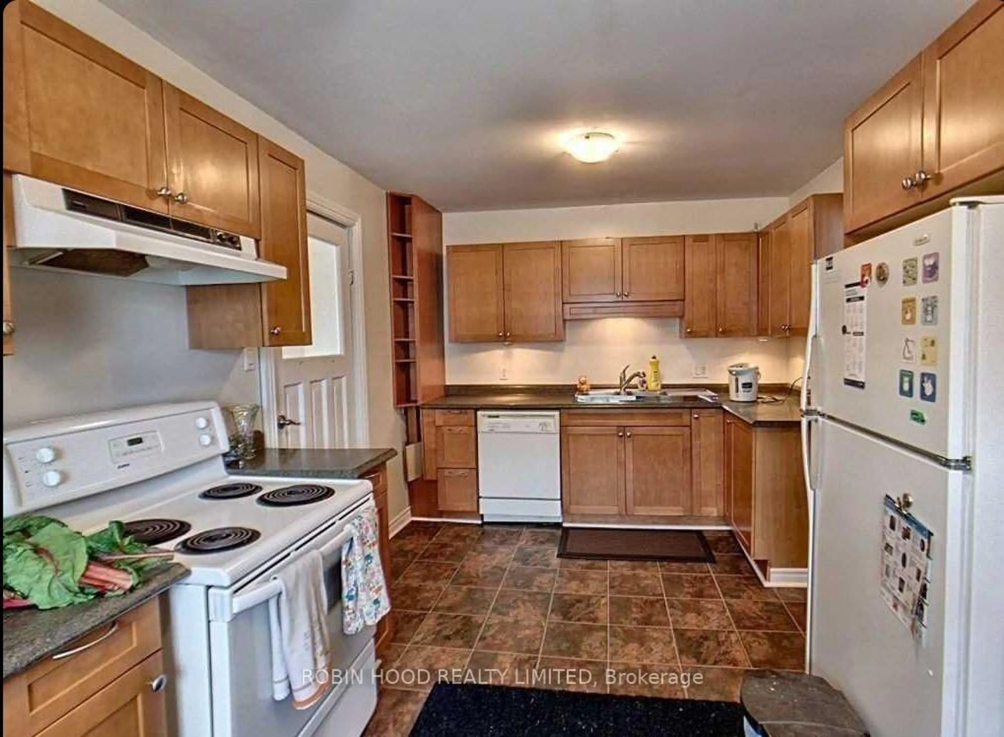 Standard kitchen, unknown for 182 Albert St, Oshawa Ontario L1H 4R2
