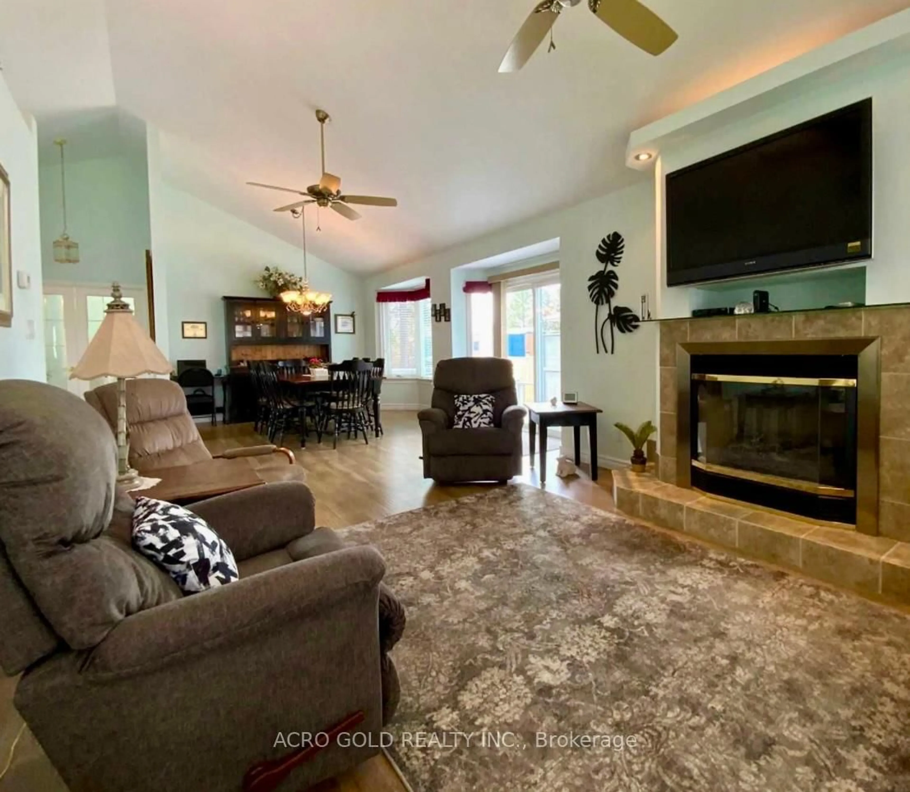Living room with furniture, unknown for 69 Lawson Rd, Toronto Ontario M1C 2J1