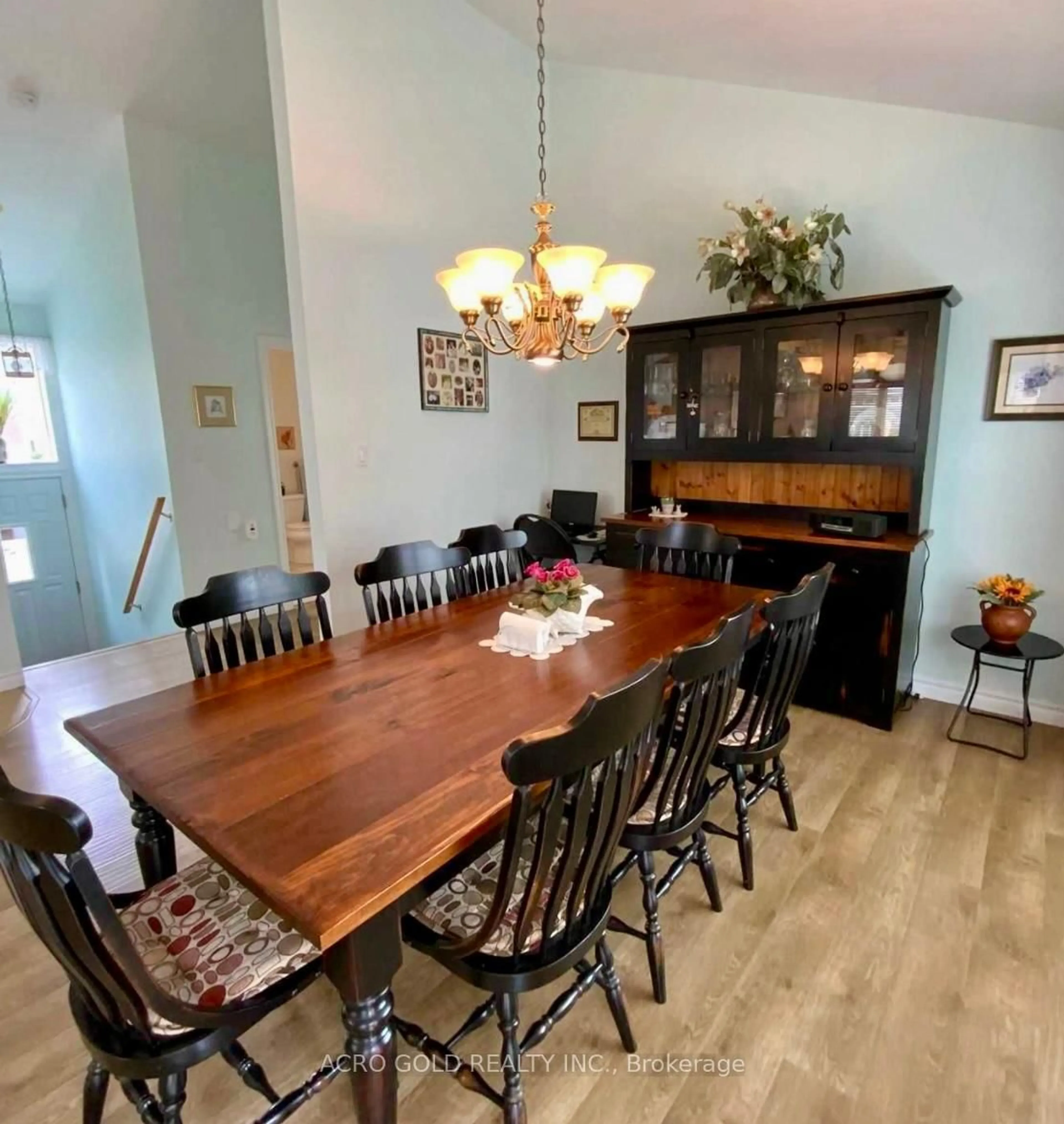 Dining room, wood/laminate floor for 69 Lawson Rd, Toronto Ontario M1C 2J1