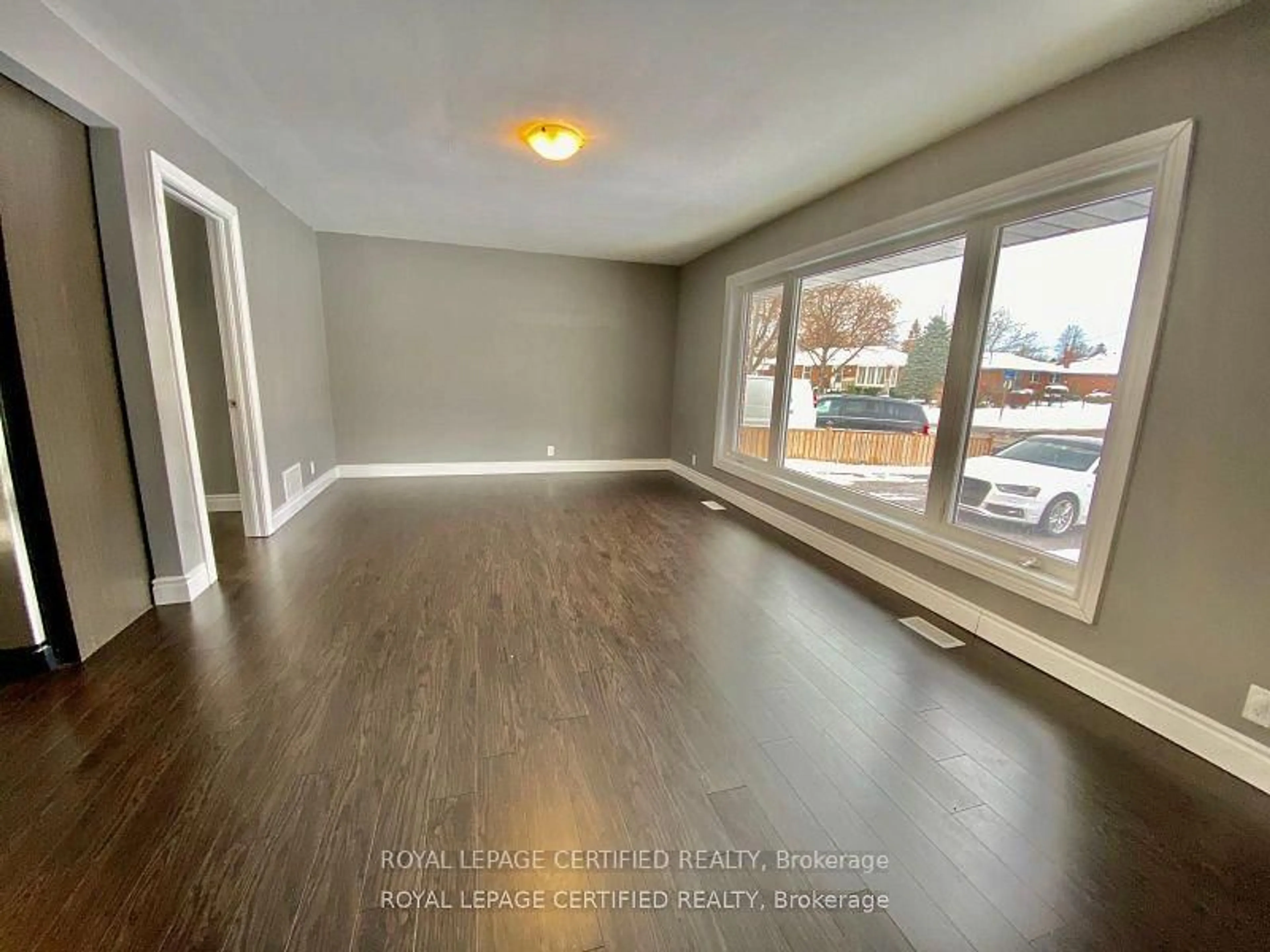 A pic of a room for 789 Regent Dr, Oshawa Ontario L1G 1H8