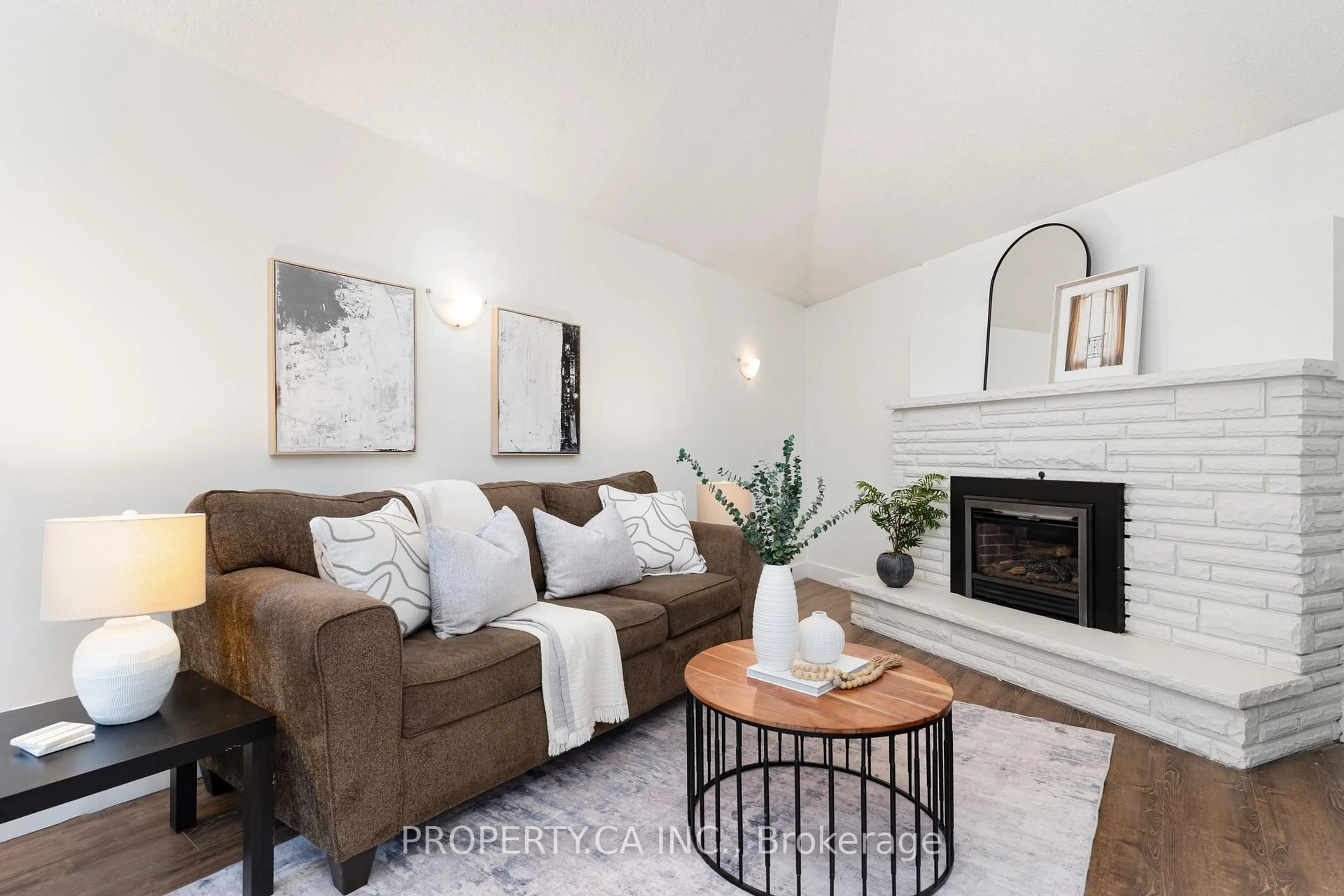 Living room with furniture, unknown for 47 Clonmore Dr, Toronto Ontario M1N 1X7