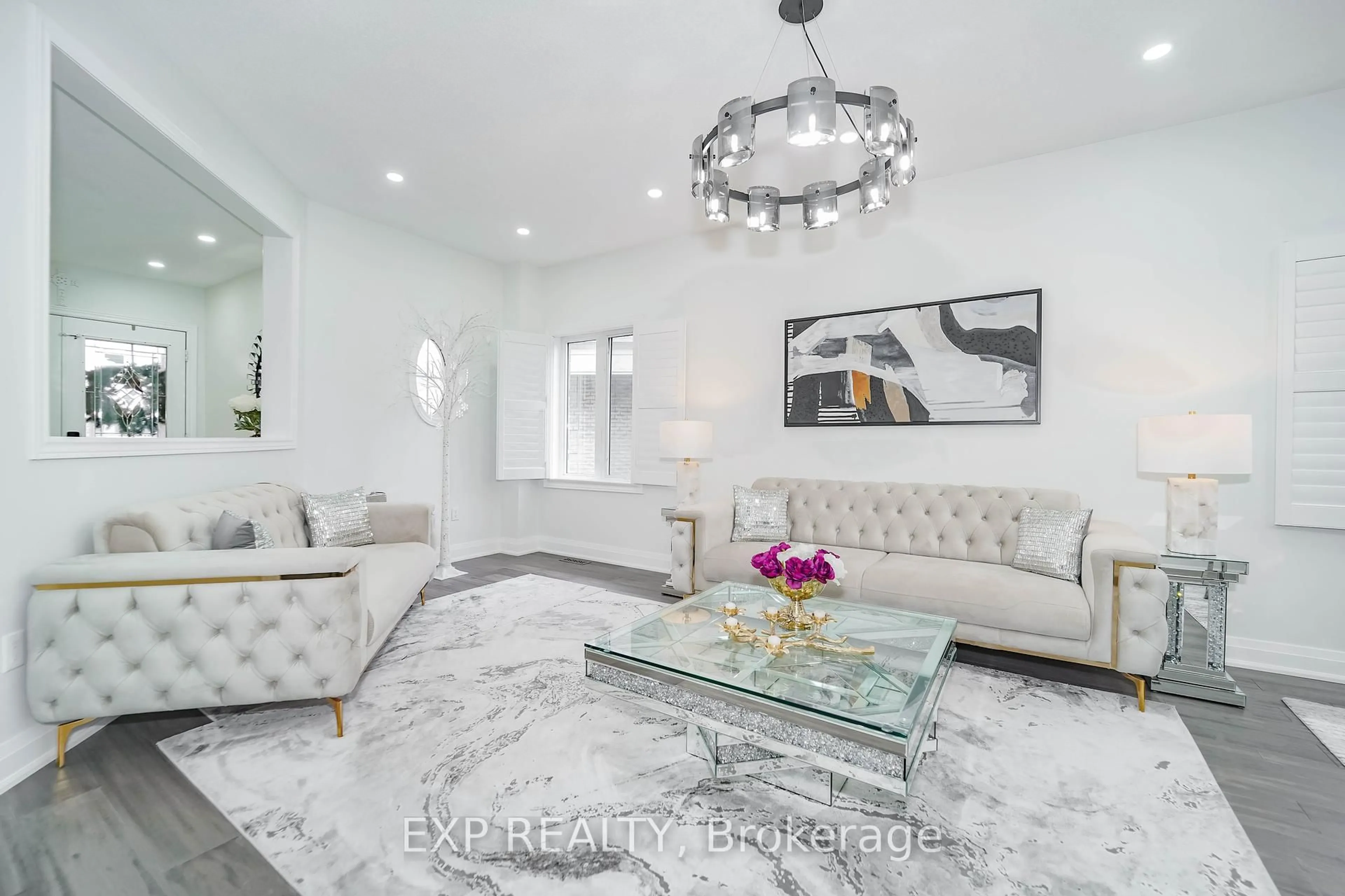 Living room with furniture, ceramic/tile floor for 33 Gloria Cres, Whitby Ontario L1P 1V4