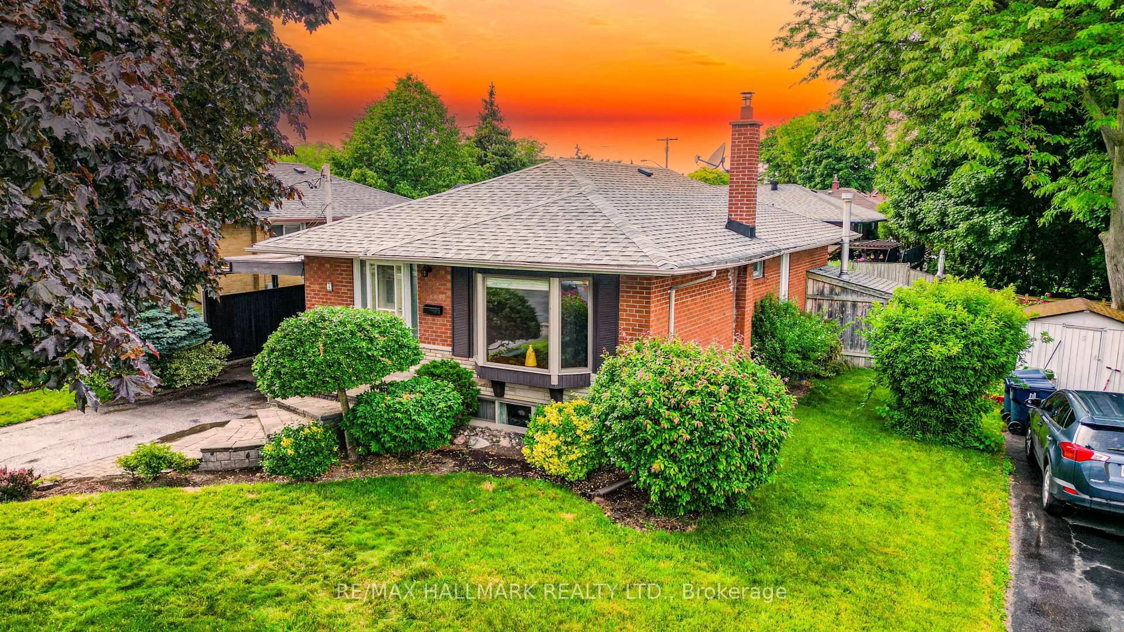 A pic from outside/outdoor area/front of a property/back of a property/a pic from drone, unknown for 4 Sherwood Ave, Toronto Ontario M1R 1M8