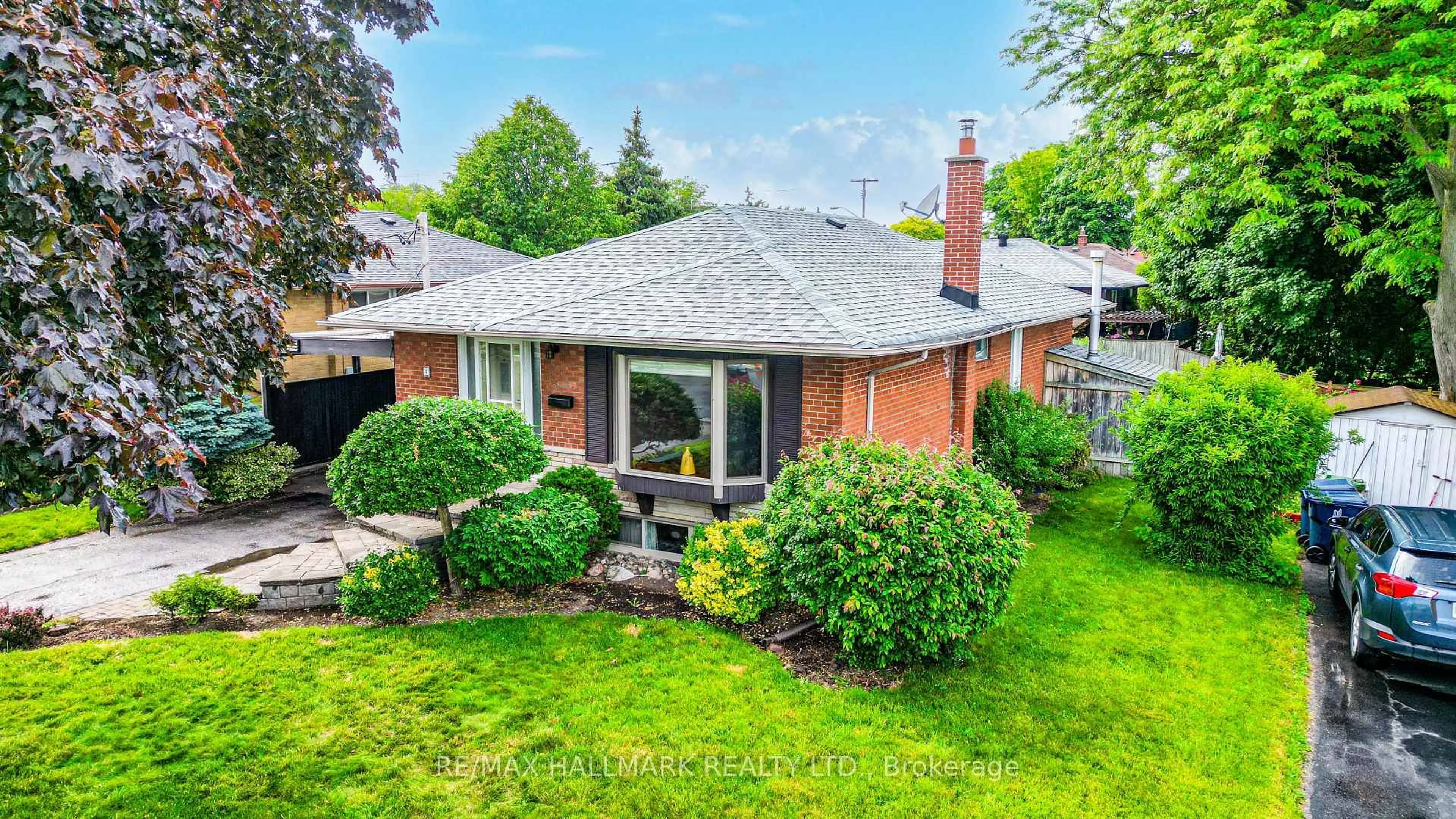 Unknown for 4 Sherwood Ave, Toronto Ontario M1R 1M8