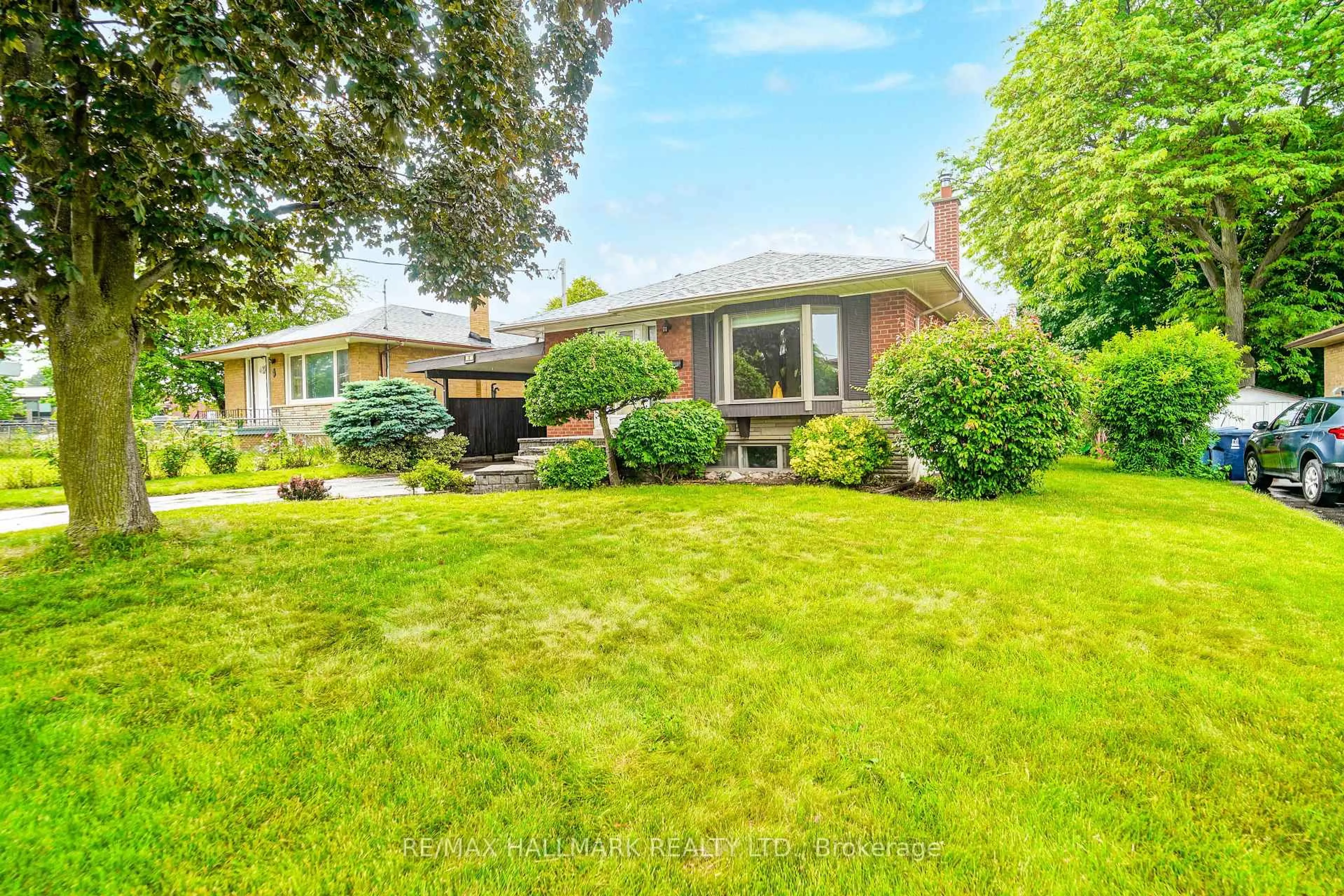Unknown for 4 Sherwood Ave, Toronto Ontario M1R 1M8