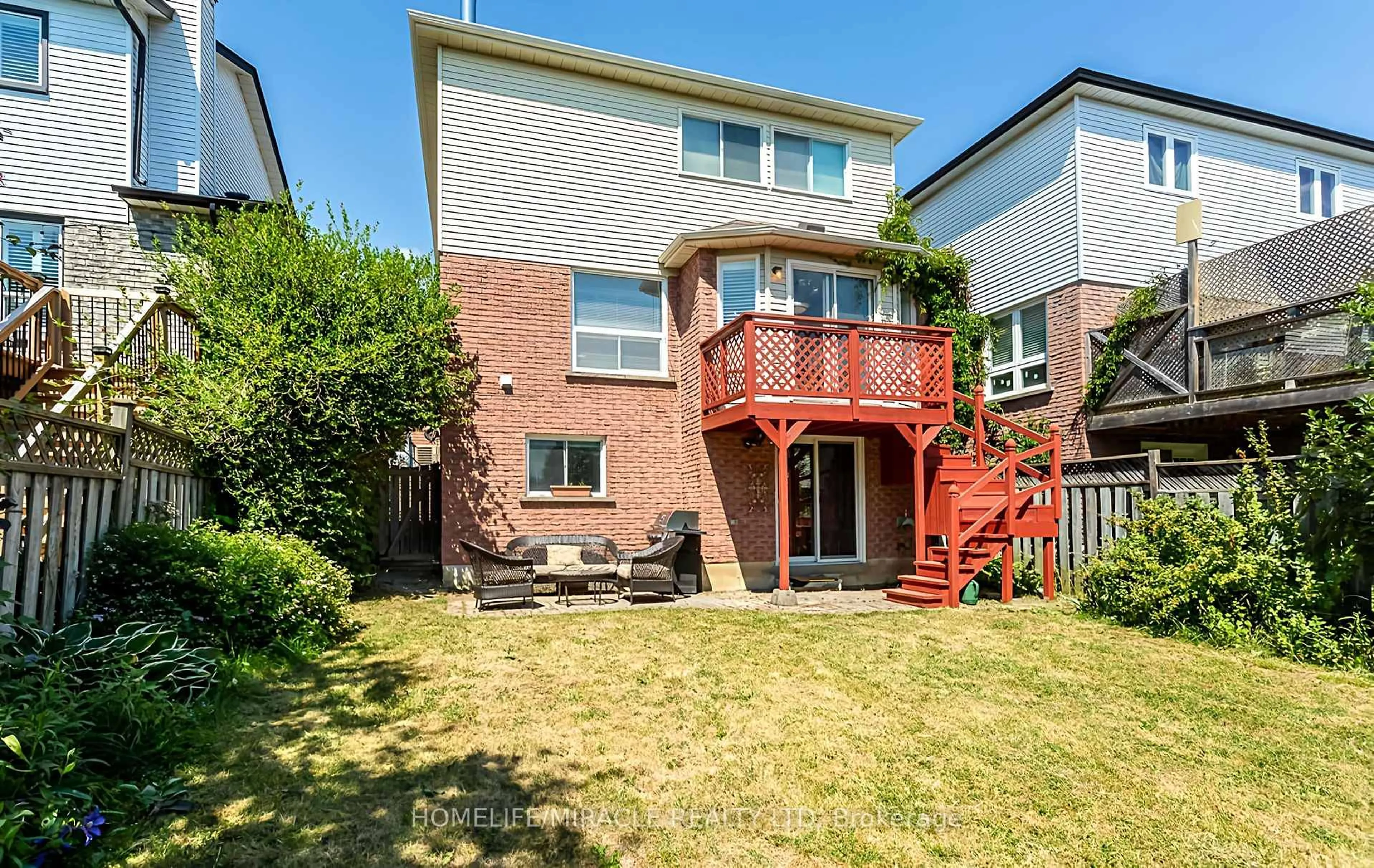 Patio, street for 1512 Major Oaks Rd, Pickering Ontario L1X 2M1