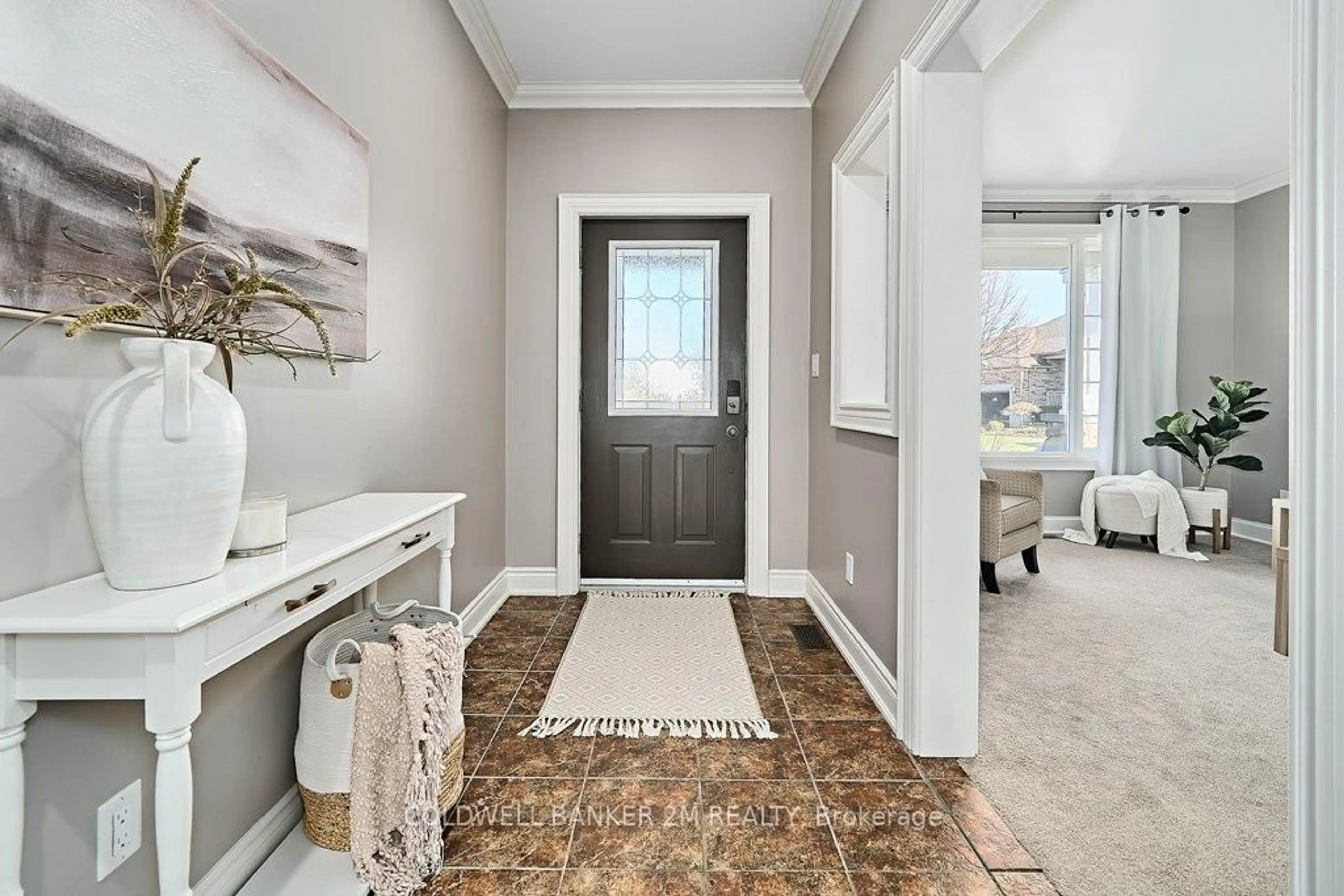 Indoor entryway for 16 Burgundy Crt, Whitby Ontario L1R 3H7
