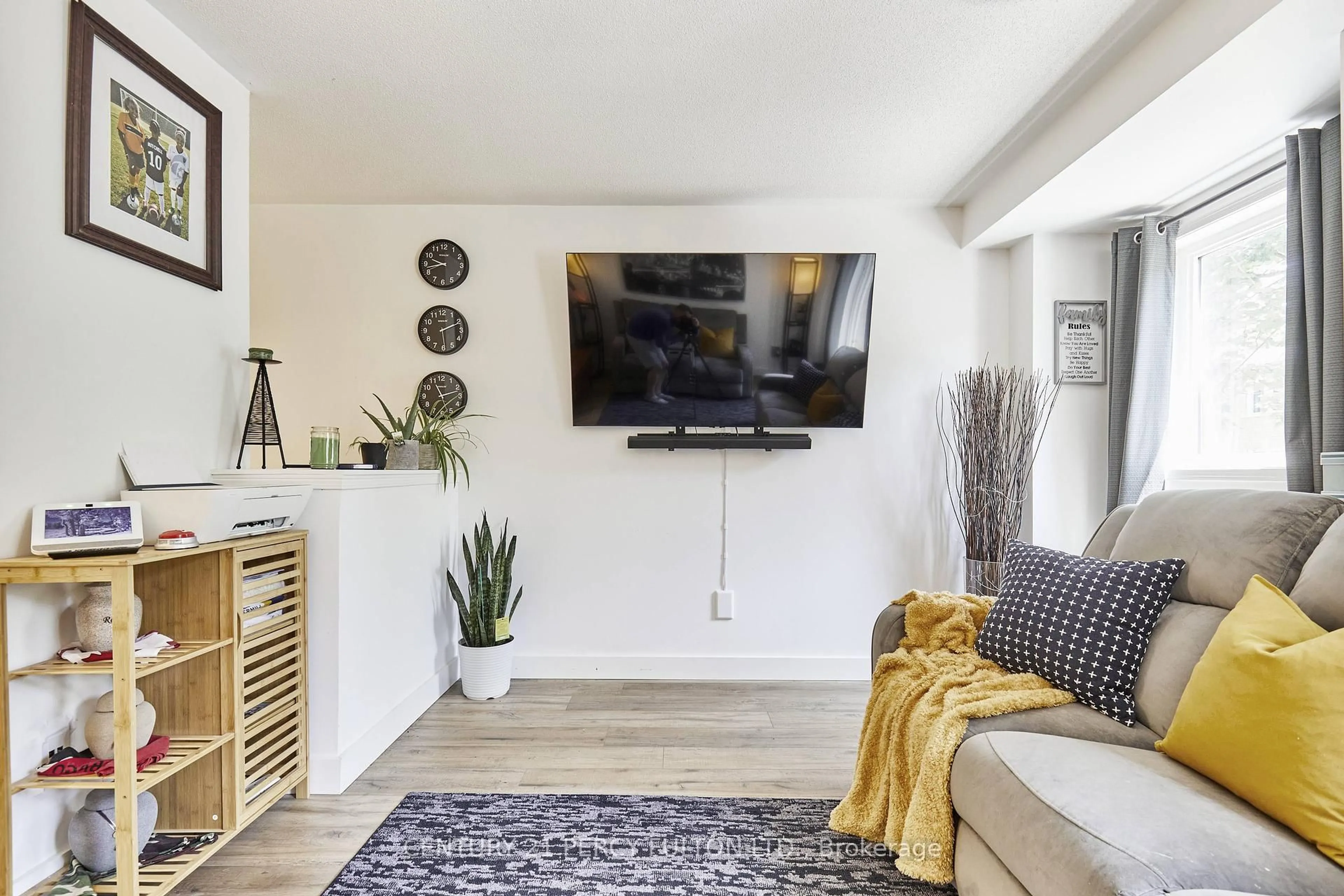Living room with furniture, unknown for 26 Spraggins Lane, Ajax Ontario L1T 4H2