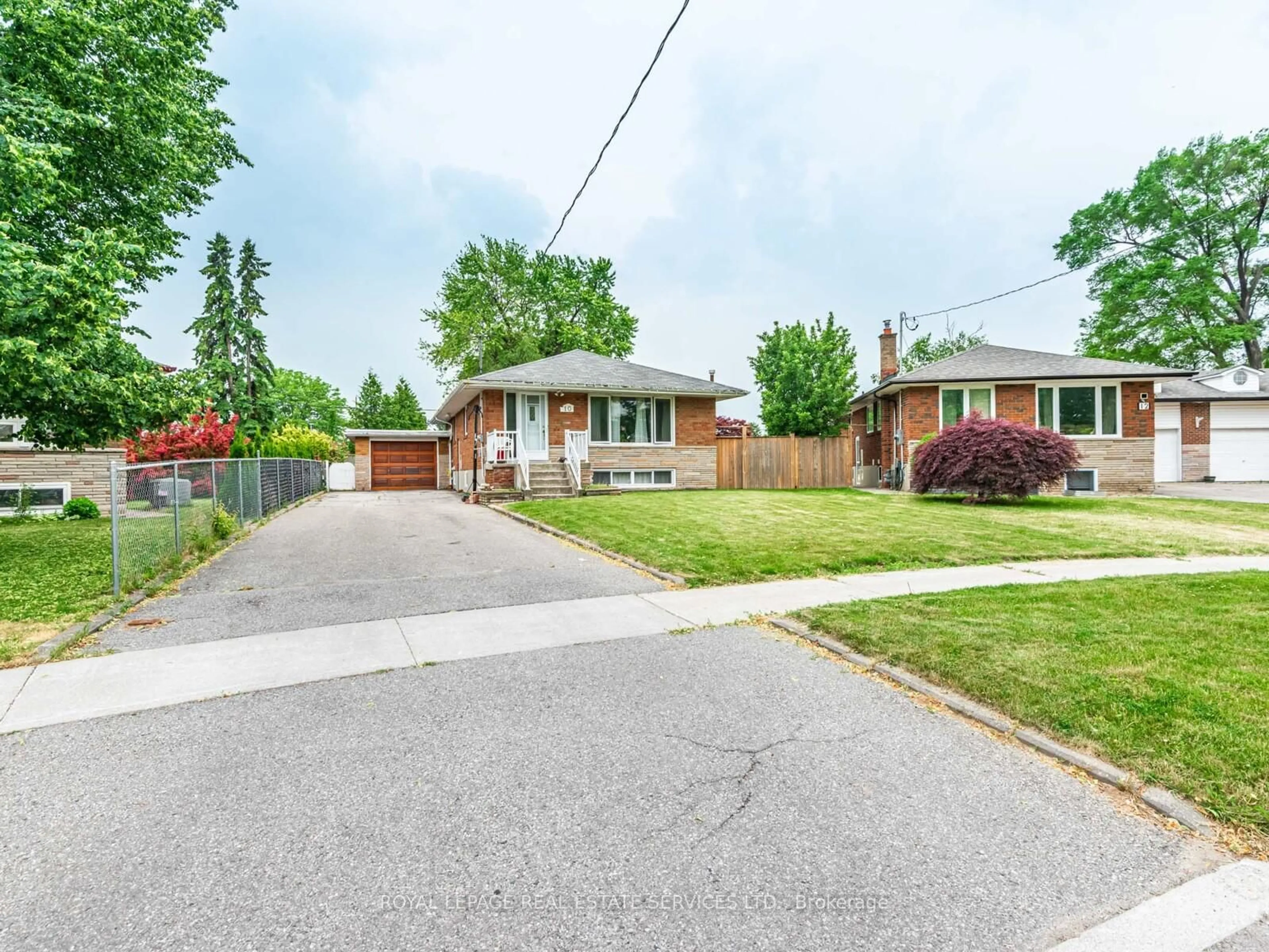 Home with brick exterior material, street for 10 Chatsmere Pl, Toronto Ontario M1H 2G9
