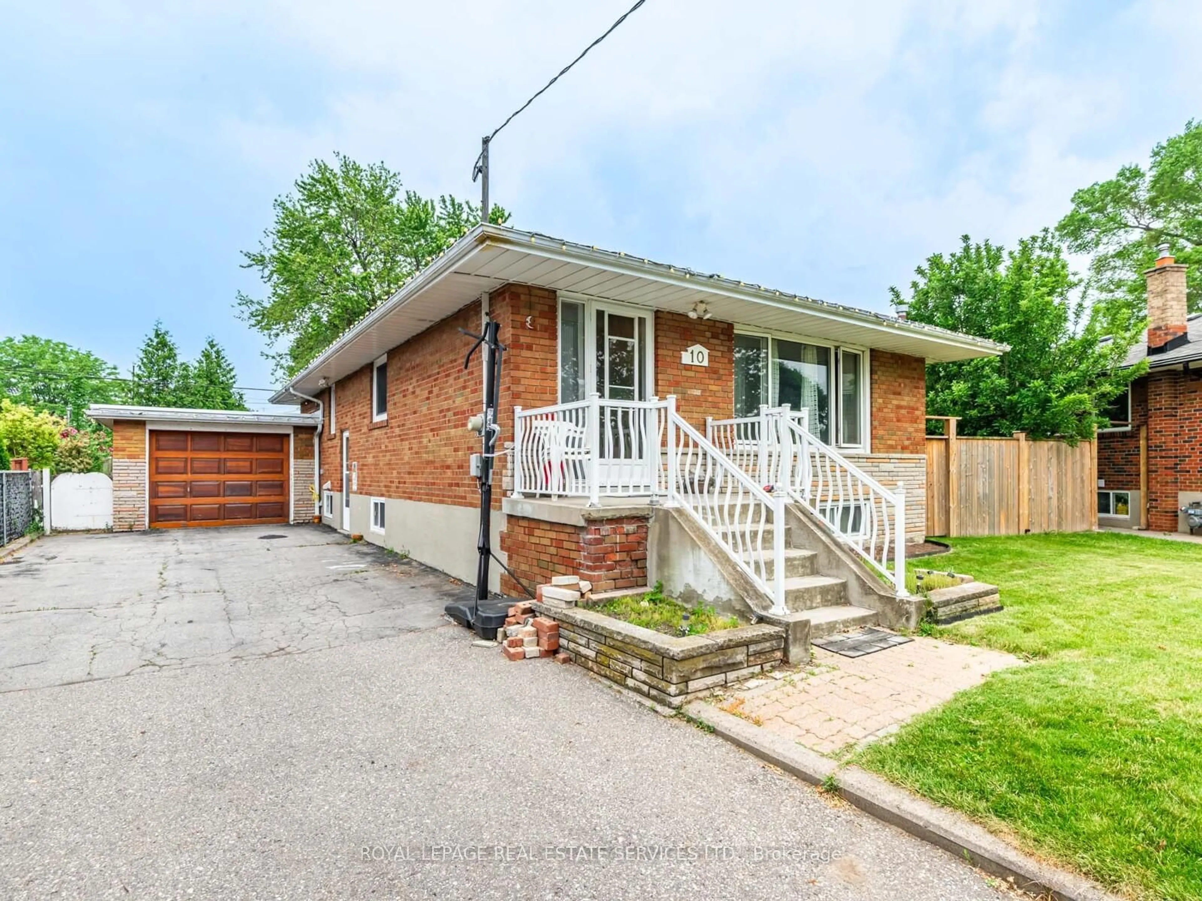 Home with brick exterior material, street for 10 Chatsmere Pl, Toronto Ontario M1H 2G9