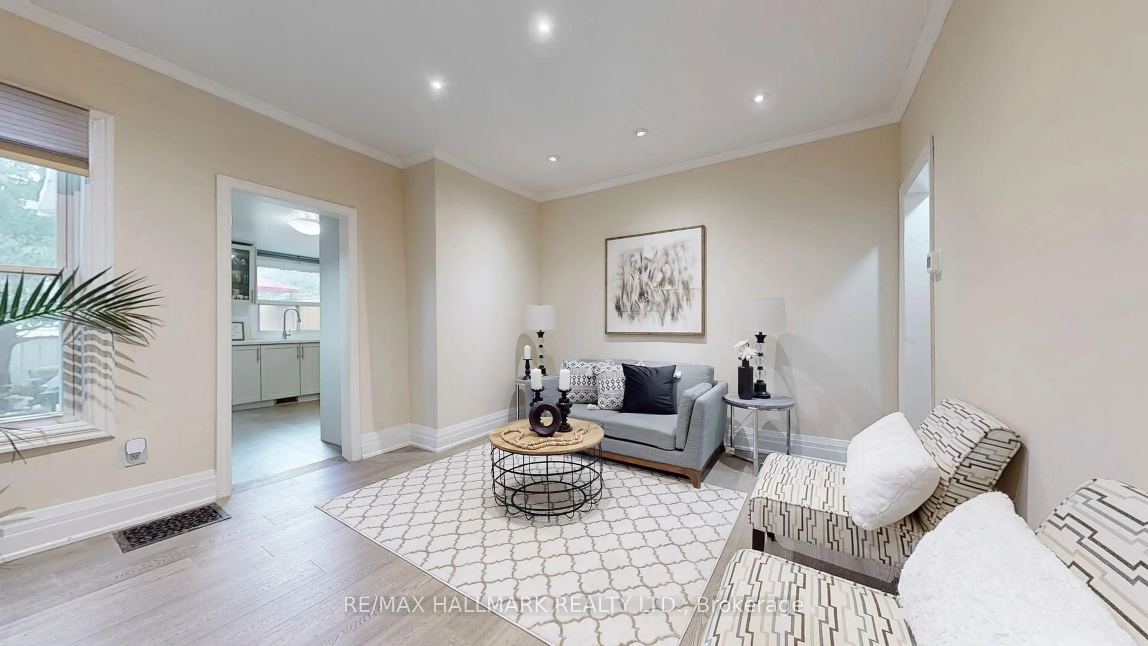 Living room with furniture, unknown for 1115 Woodbine Ave, Toronto Ontario M4C 4C6