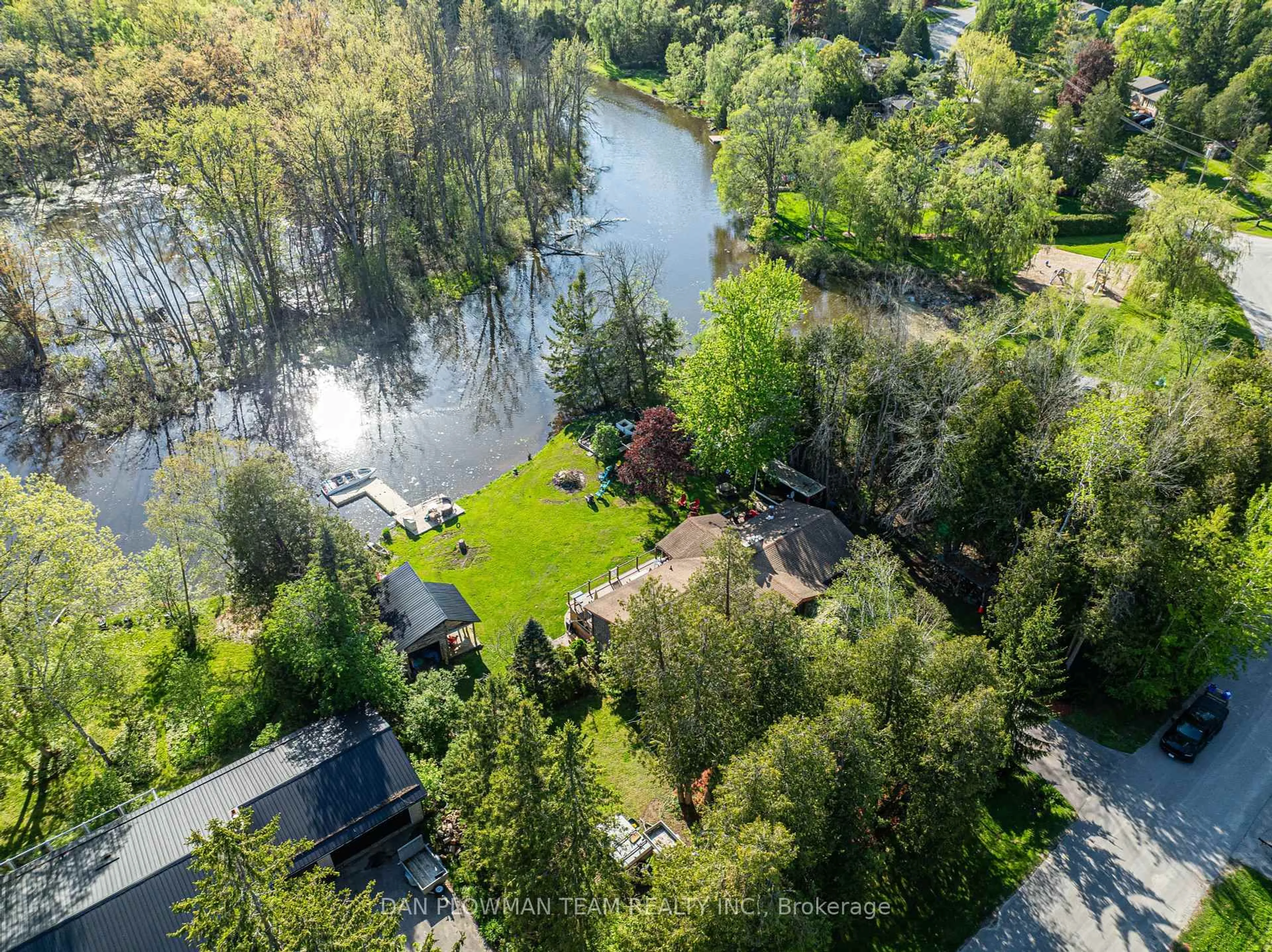 A pic from outside/outdoor area/front of a property/back of a property/a pic from drone, water/lake/river/ocean view for 32 Nonquon Dr, Scugog Ontario L0C 1G0