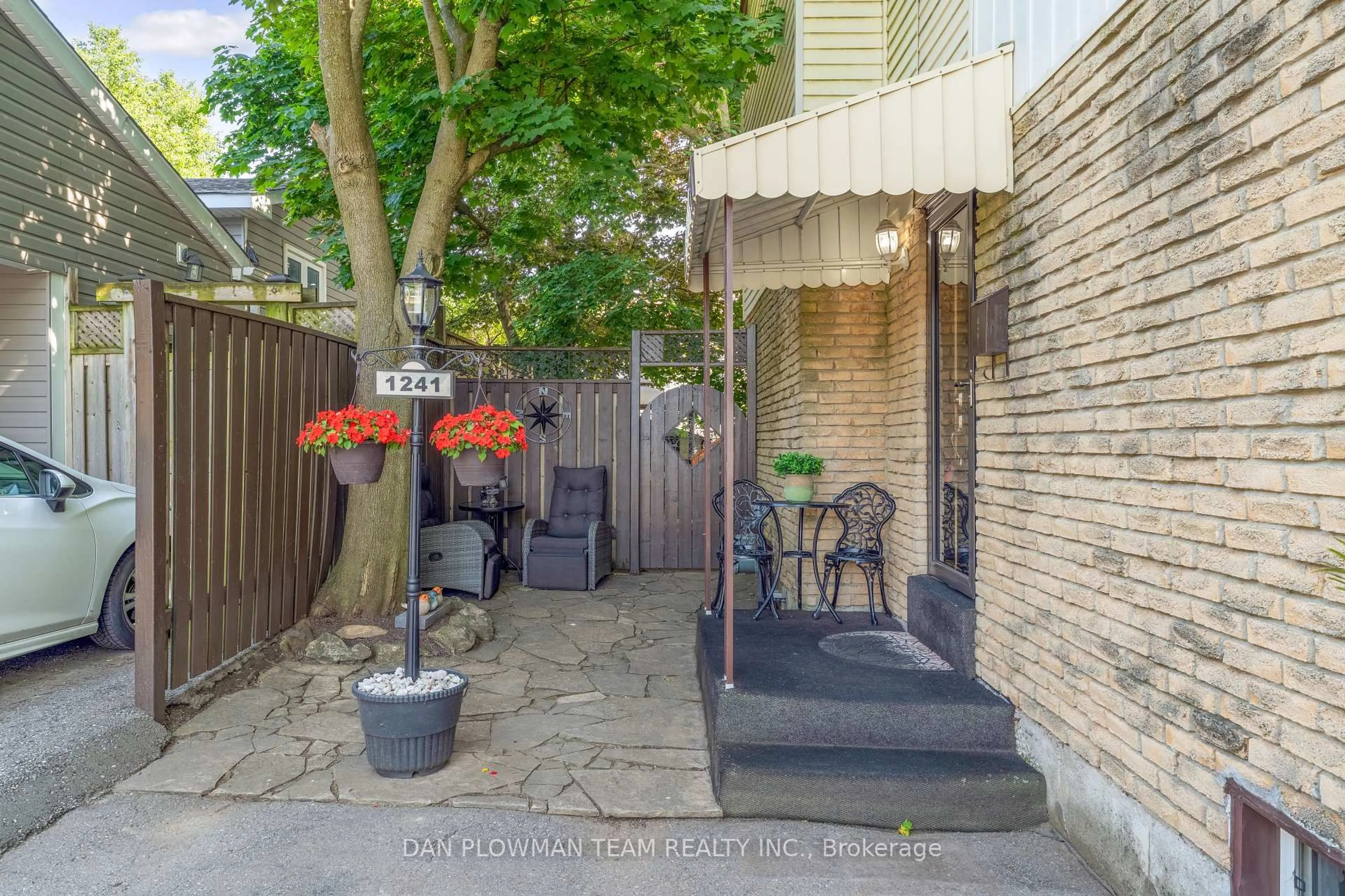 Patio, street for 1241 Eldorado Ave, Oshawa Ontario L1K 1H8