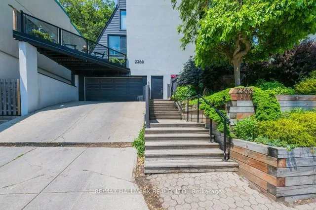 Additional image 41 of 2366 Queen St Unit 2