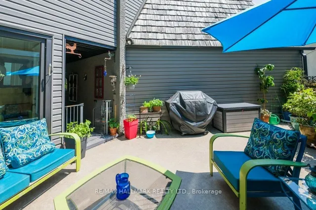 Primary image of 2366 Queen St Unit 2