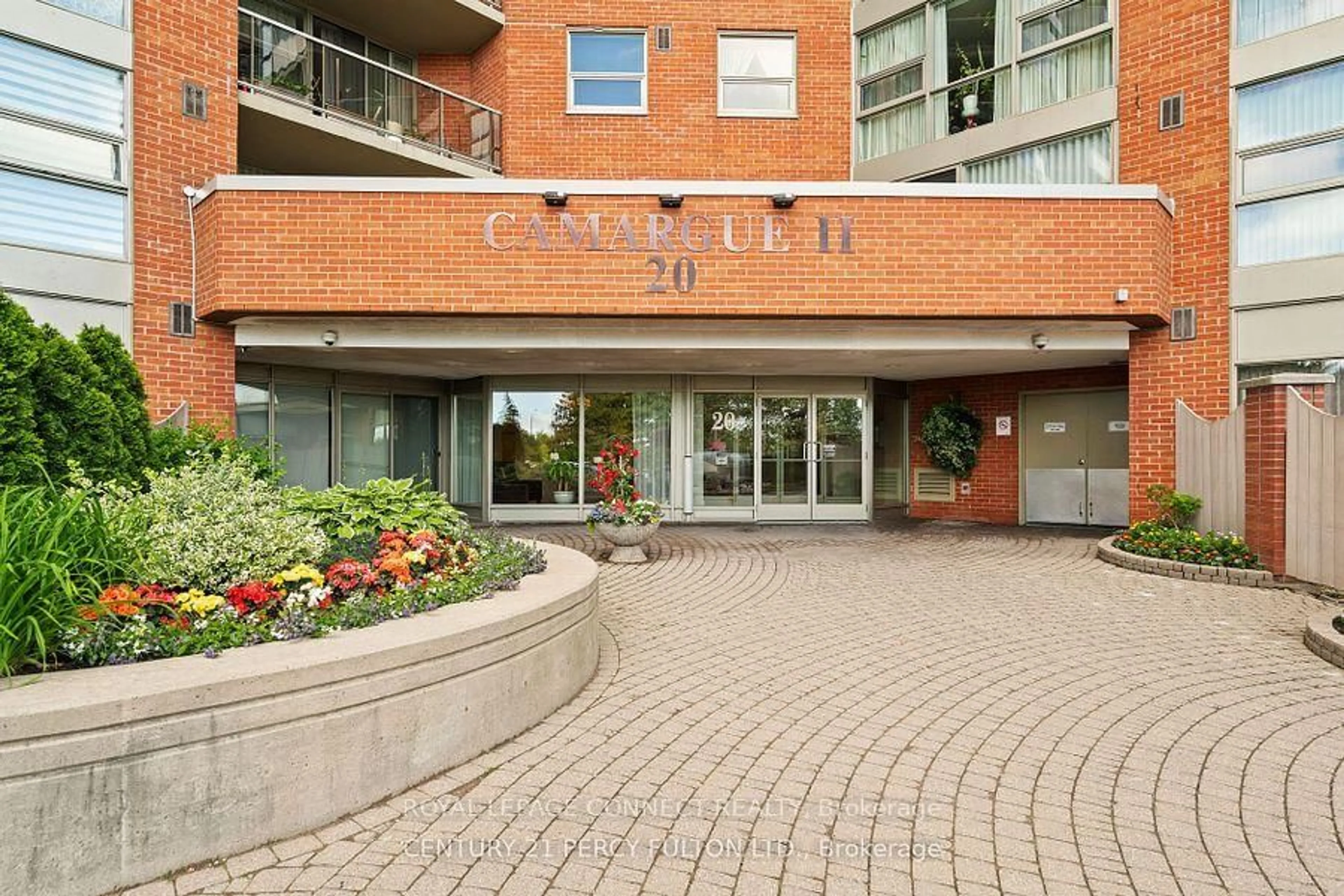 Indoor foyer for 20 Dean Park Rd #107, Toronto Ontario M1B 3G9