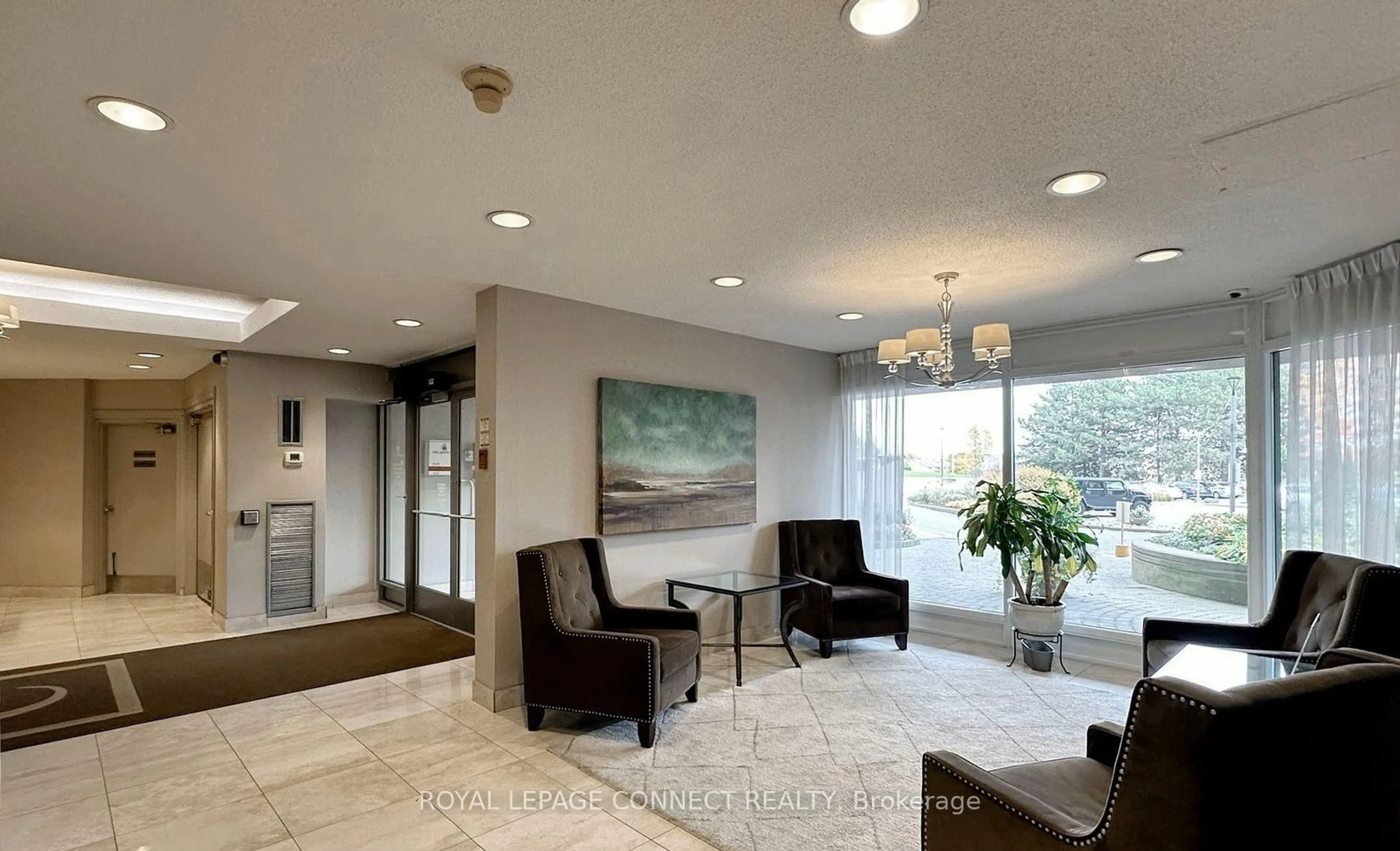Indoor foyer for 20 Dean Park Rd #107, Toronto Ontario M1B 3G9