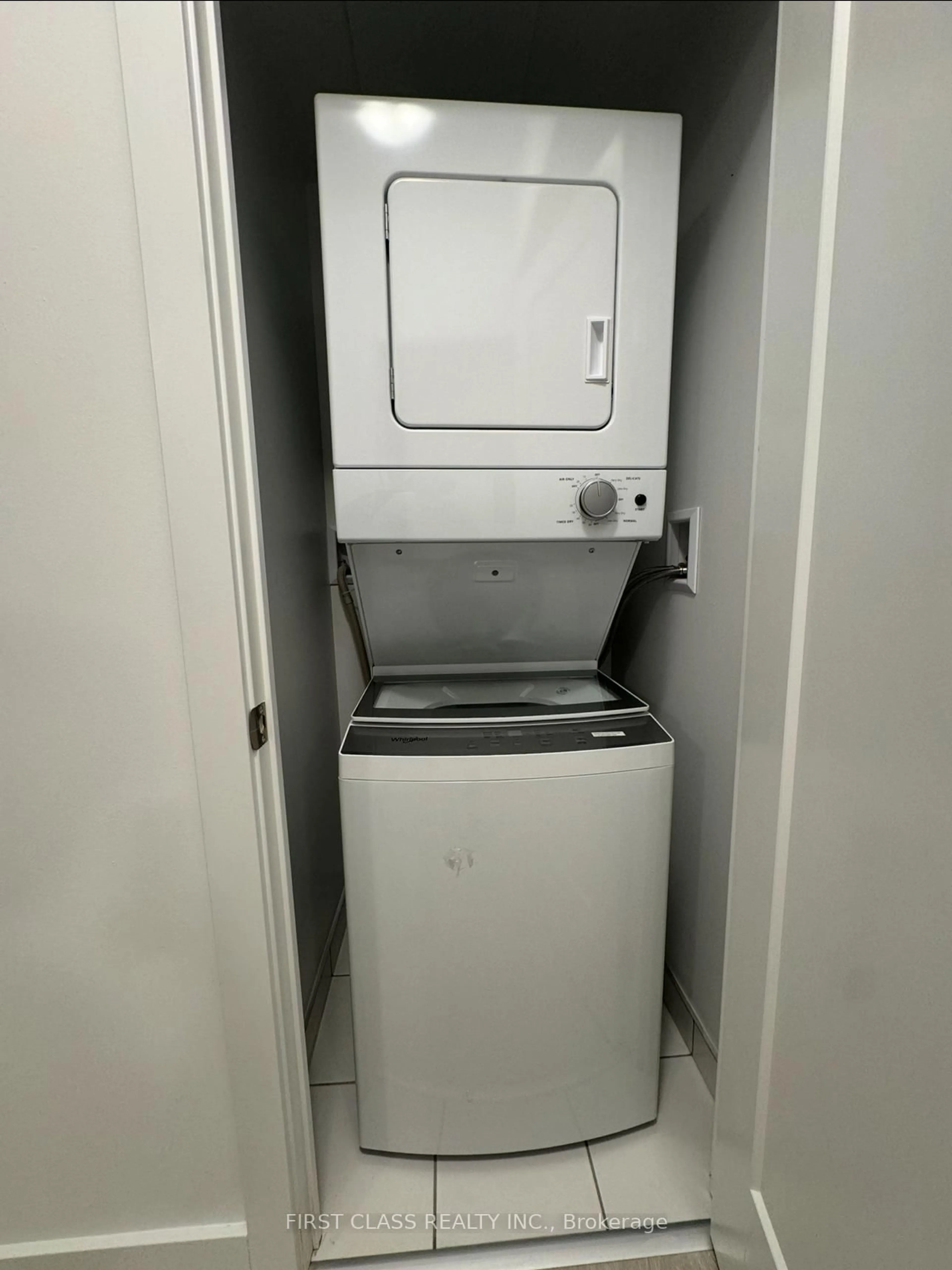 Laundry room for 2545 SIMCOE St #603, Oshawa Ontario L1L 0W3