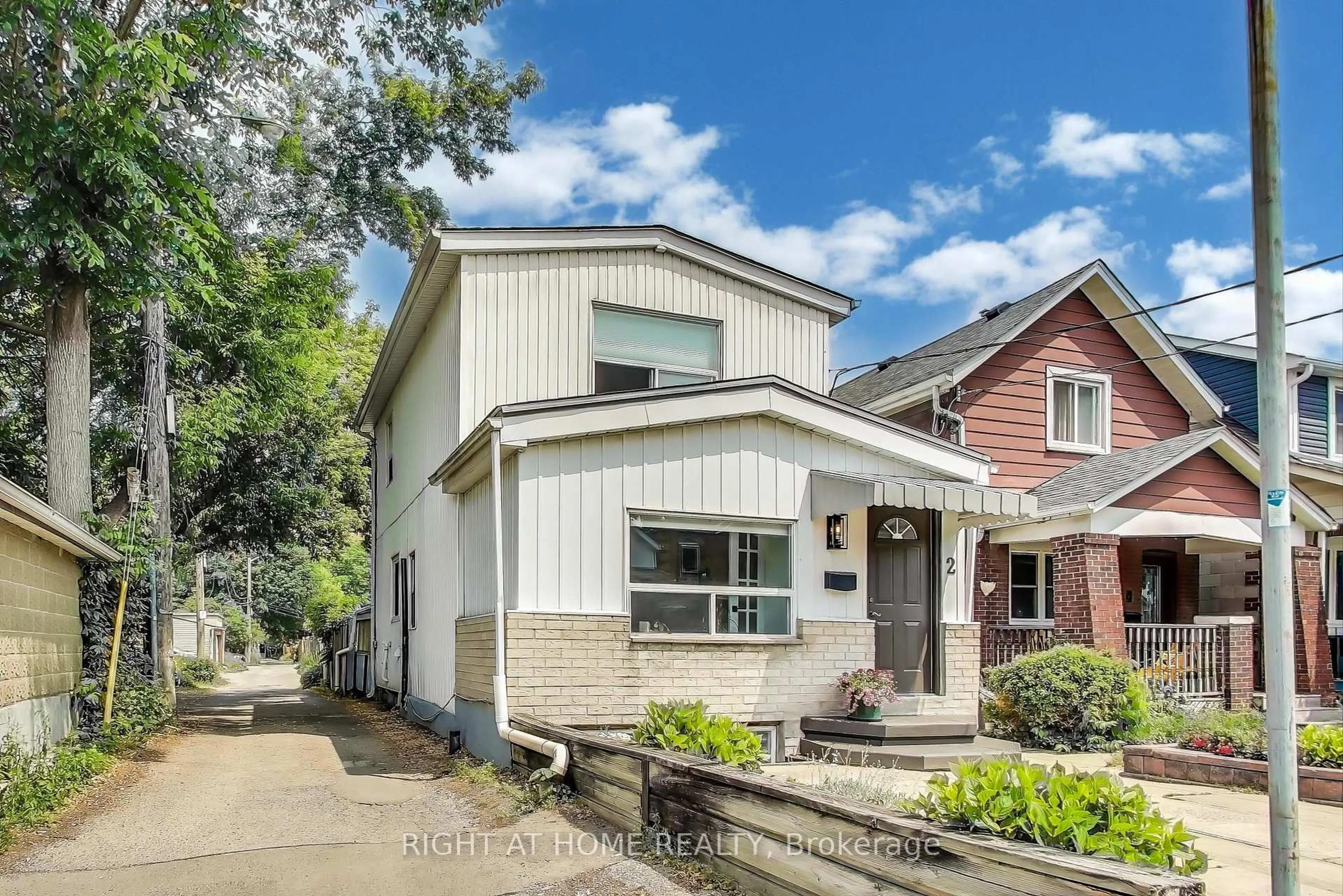 Unknown for 2 sutherland Ave, Toronto Ontario M4C 1R9