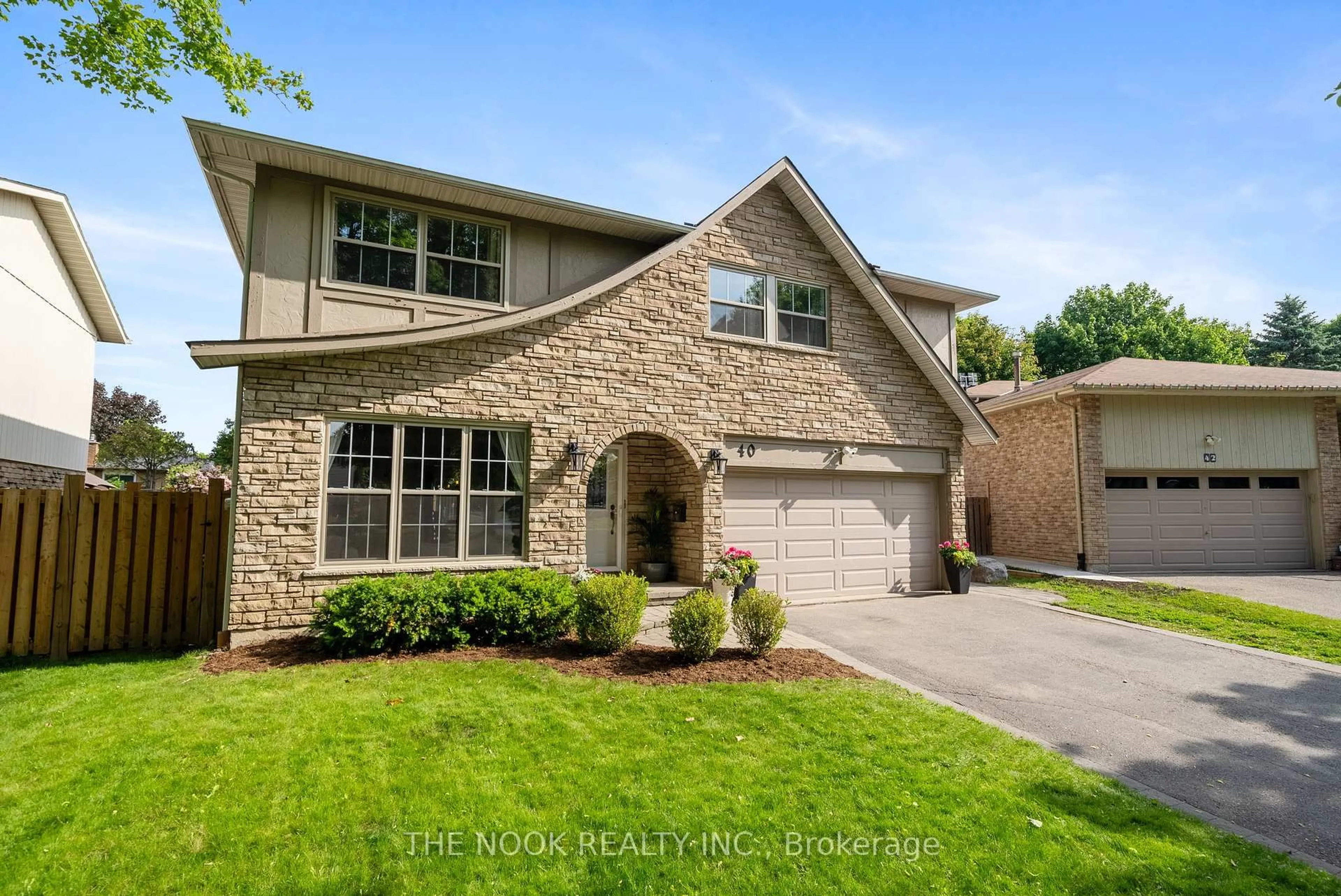 Home with brick exterior material, street for 40 Calder Cres, Whitby Ontario L1N 6M3