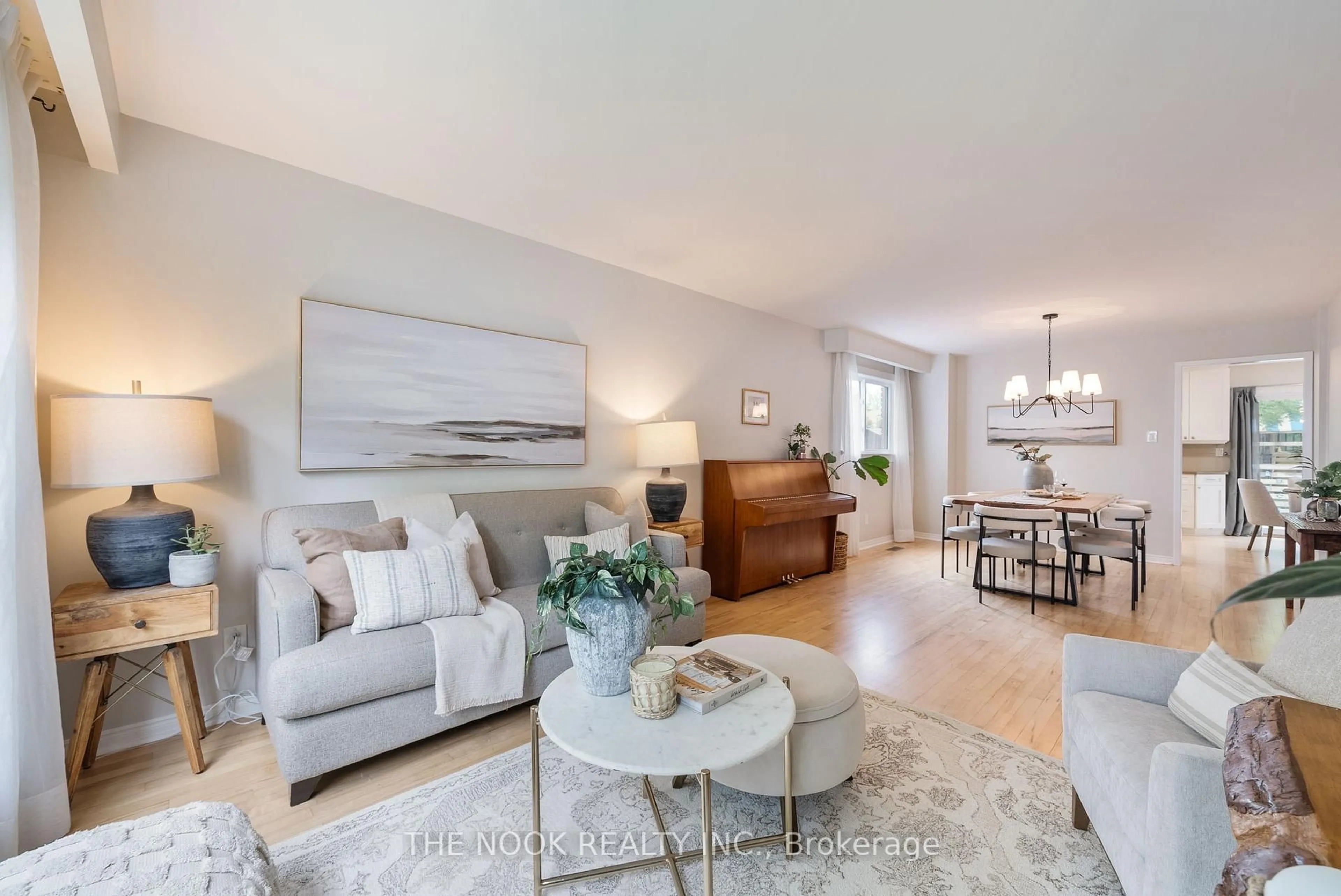 Living room with furniture, unknown for 40 Calder Cres, Whitby Ontario L1N 6M3