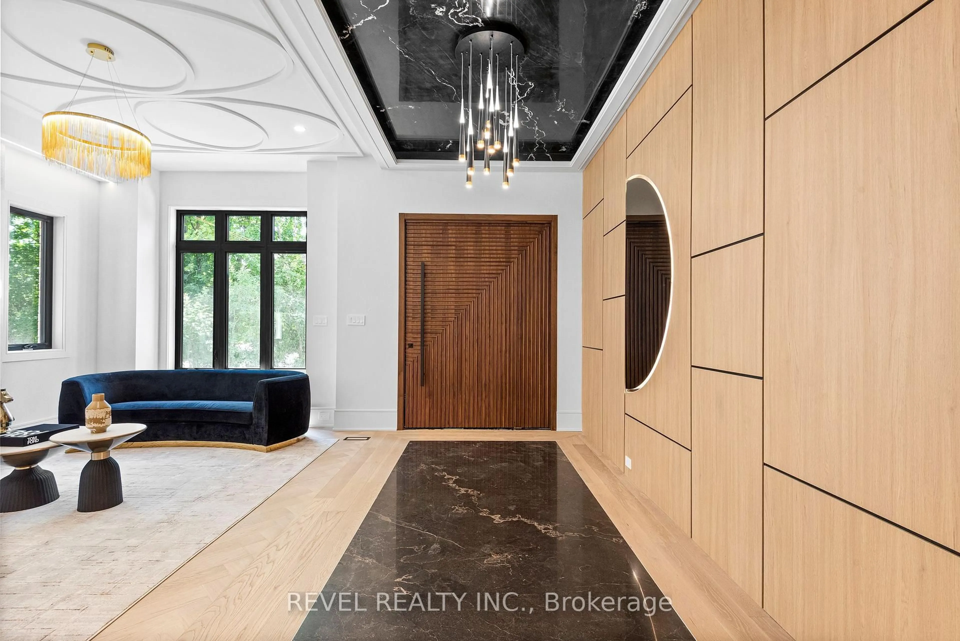 Indoor entryway for 1419 Rougemount Dr, Pickering Ontario L1V 1N2