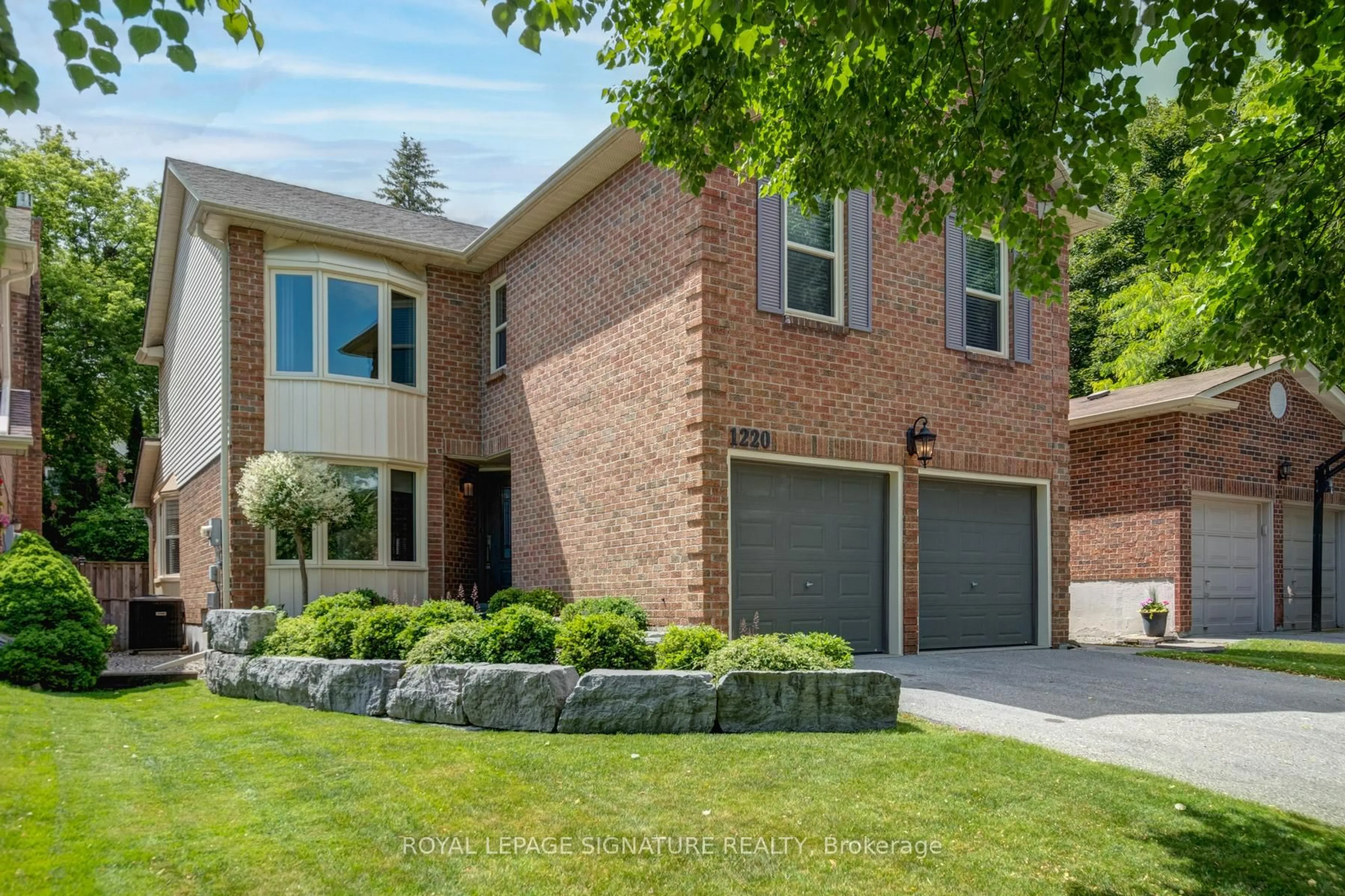 Home with brick exterior material, street for 1220 Fieldstone Circ, Pickering Ontario L1X 1B4
