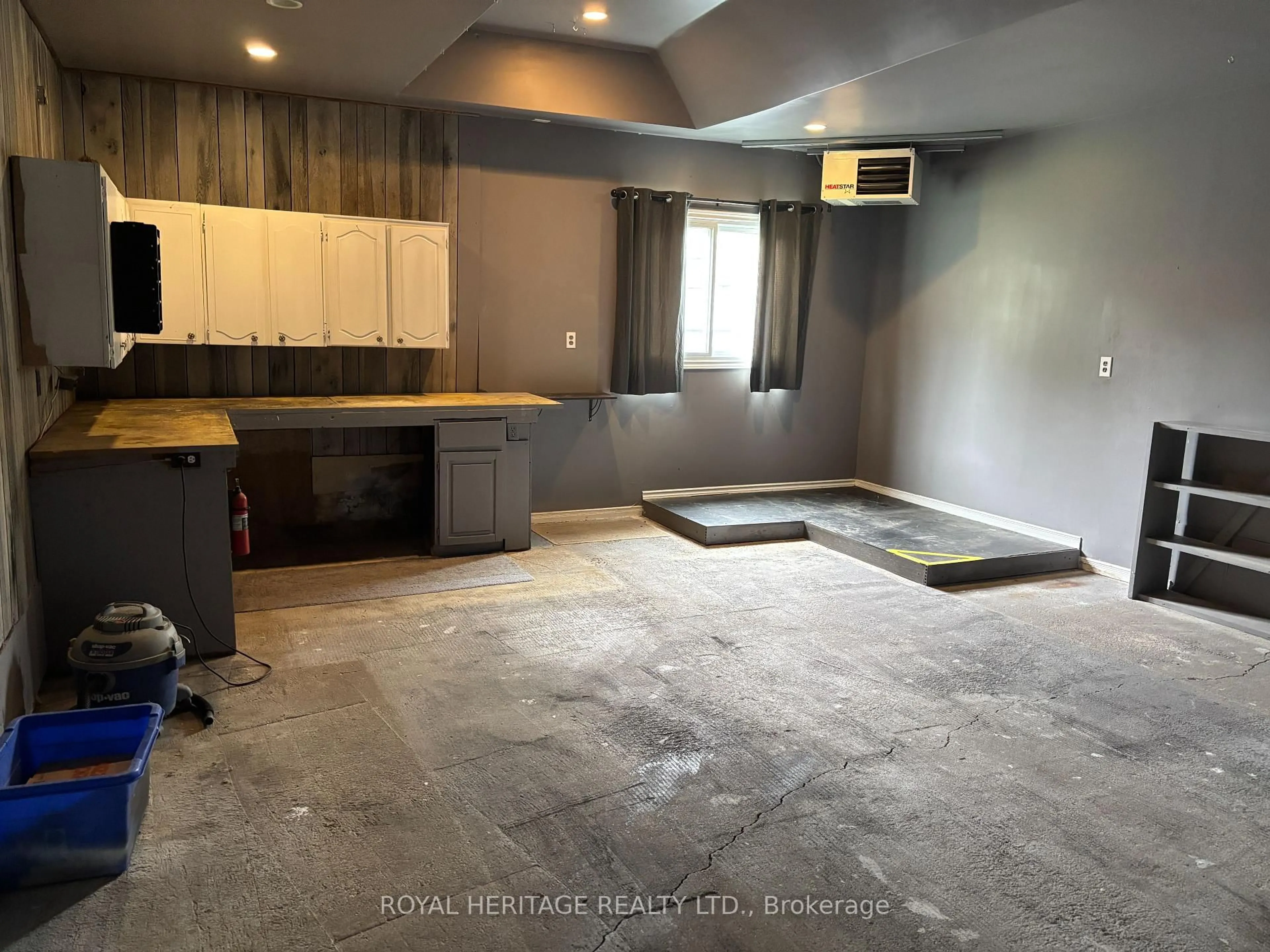A pic of a room for 314 Rondeau Crt, Oshawa Ontario L1J 6N4