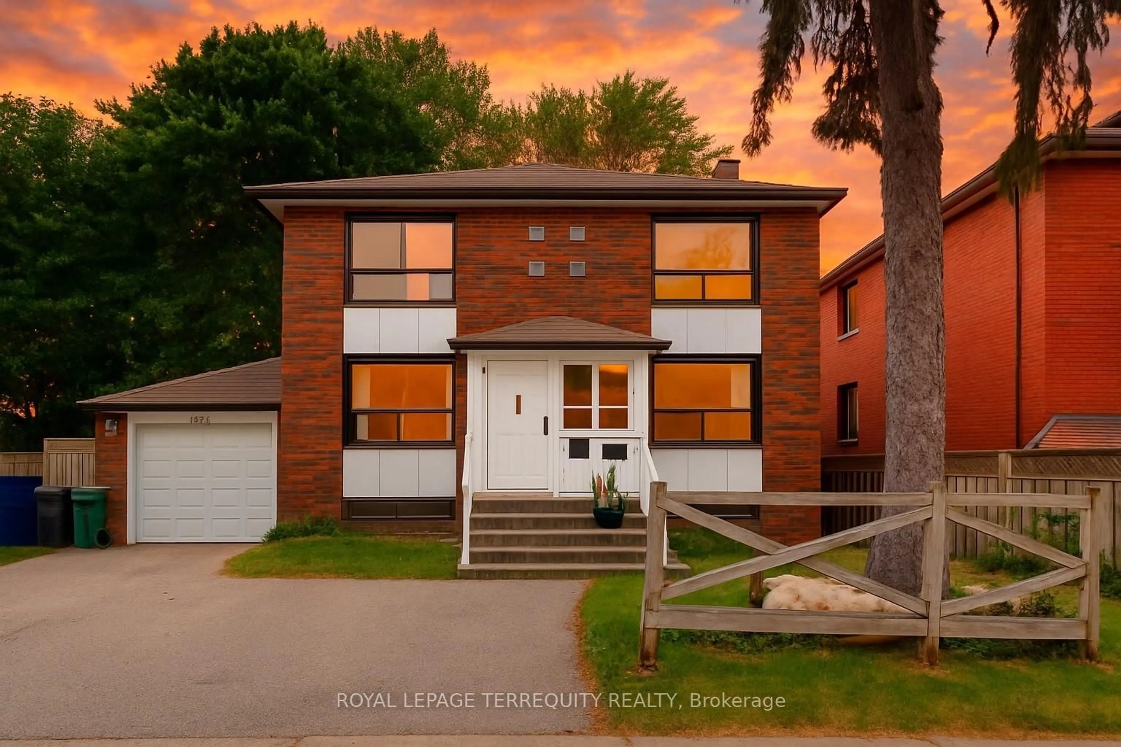 Home with brick exterior material, street for 2563 Kingston Rd, Toronto Ontario M1M 1M1