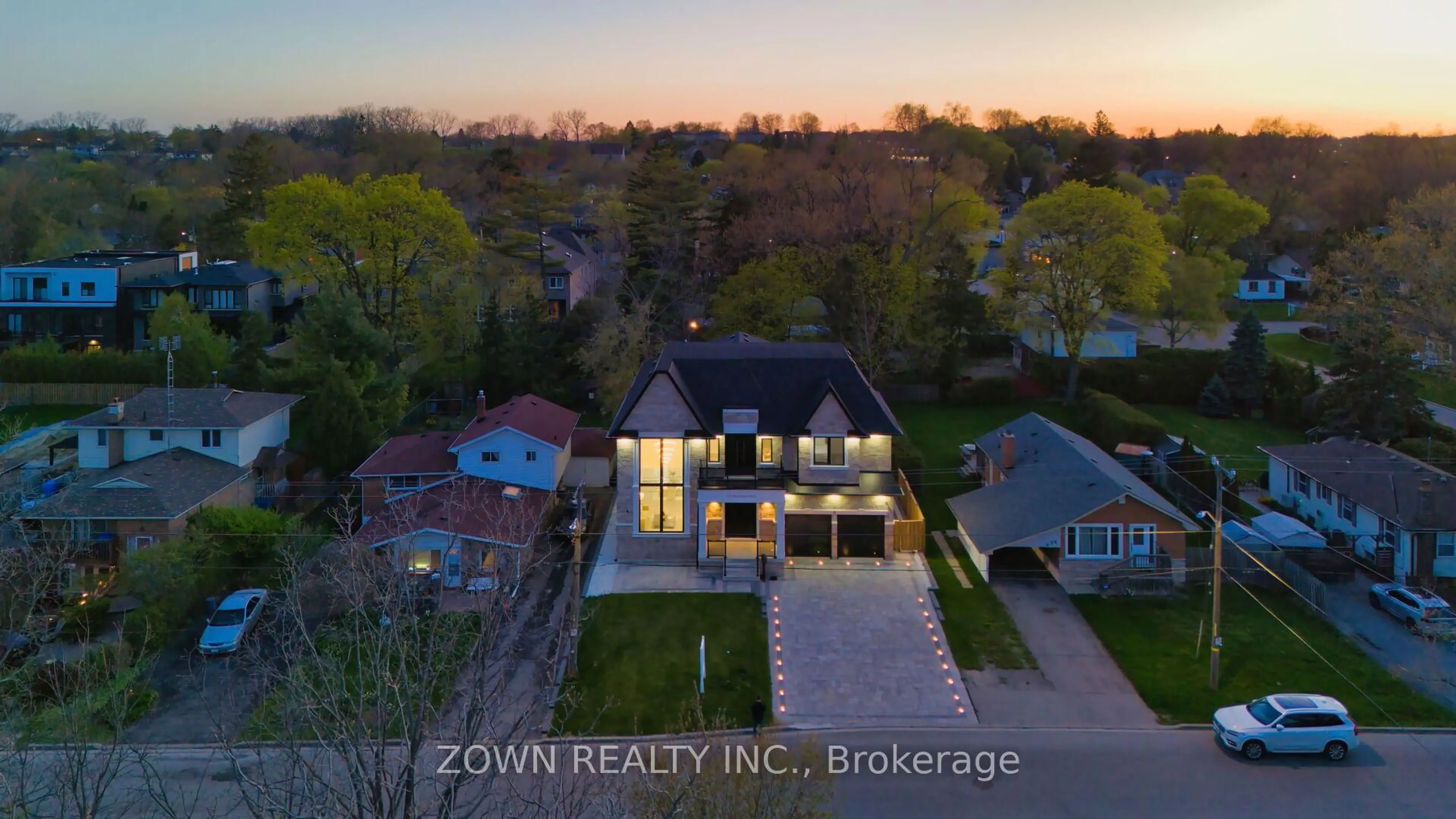 A pic from outside/outdoor area/front of a property/back of a property/a pic from drone, unknown for 632 West Shore Blvd, Pickering Ontario L1W 2T8