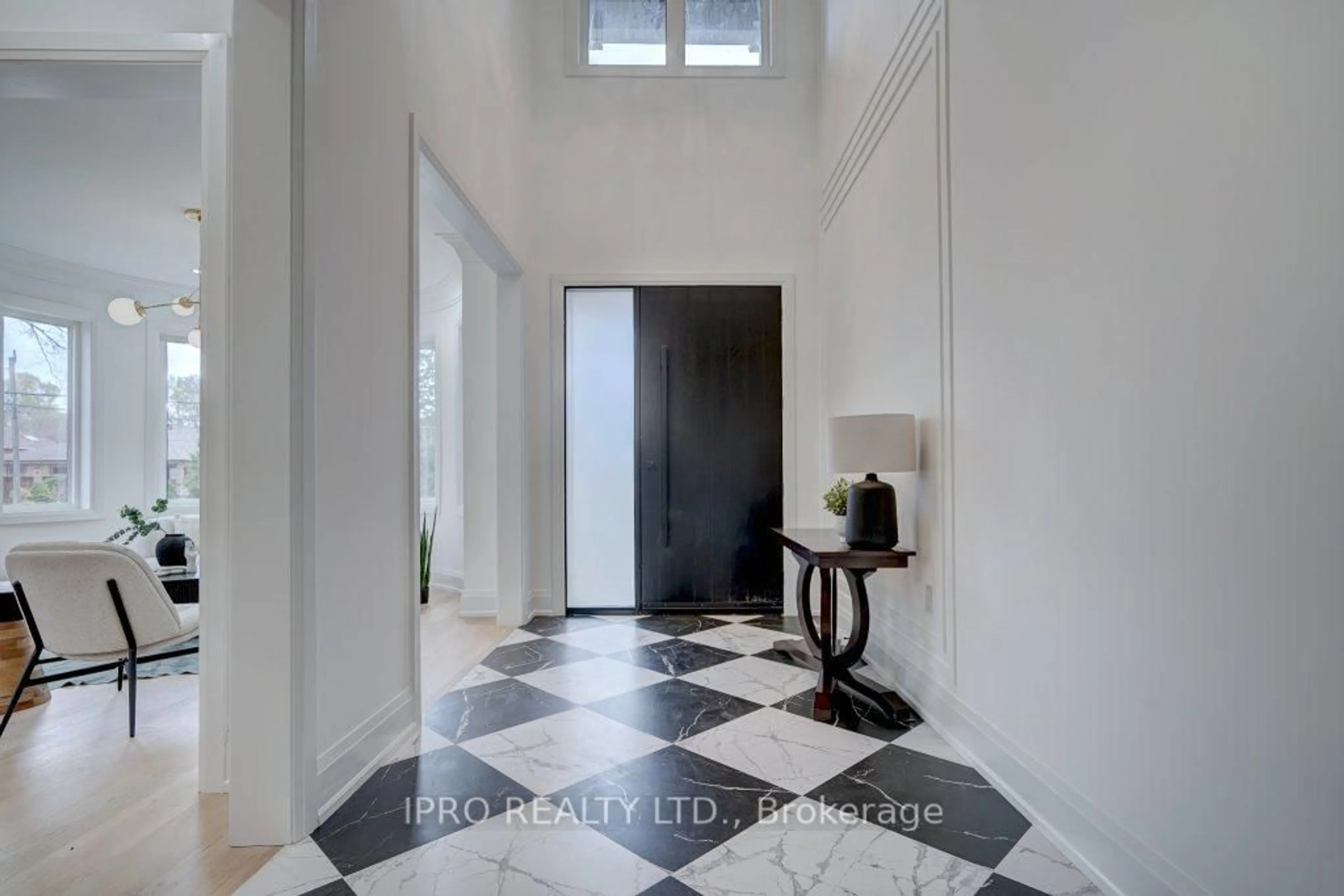 Indoor foyer for 12 Euclid Ave, Toronto Ontario M6J 2J6