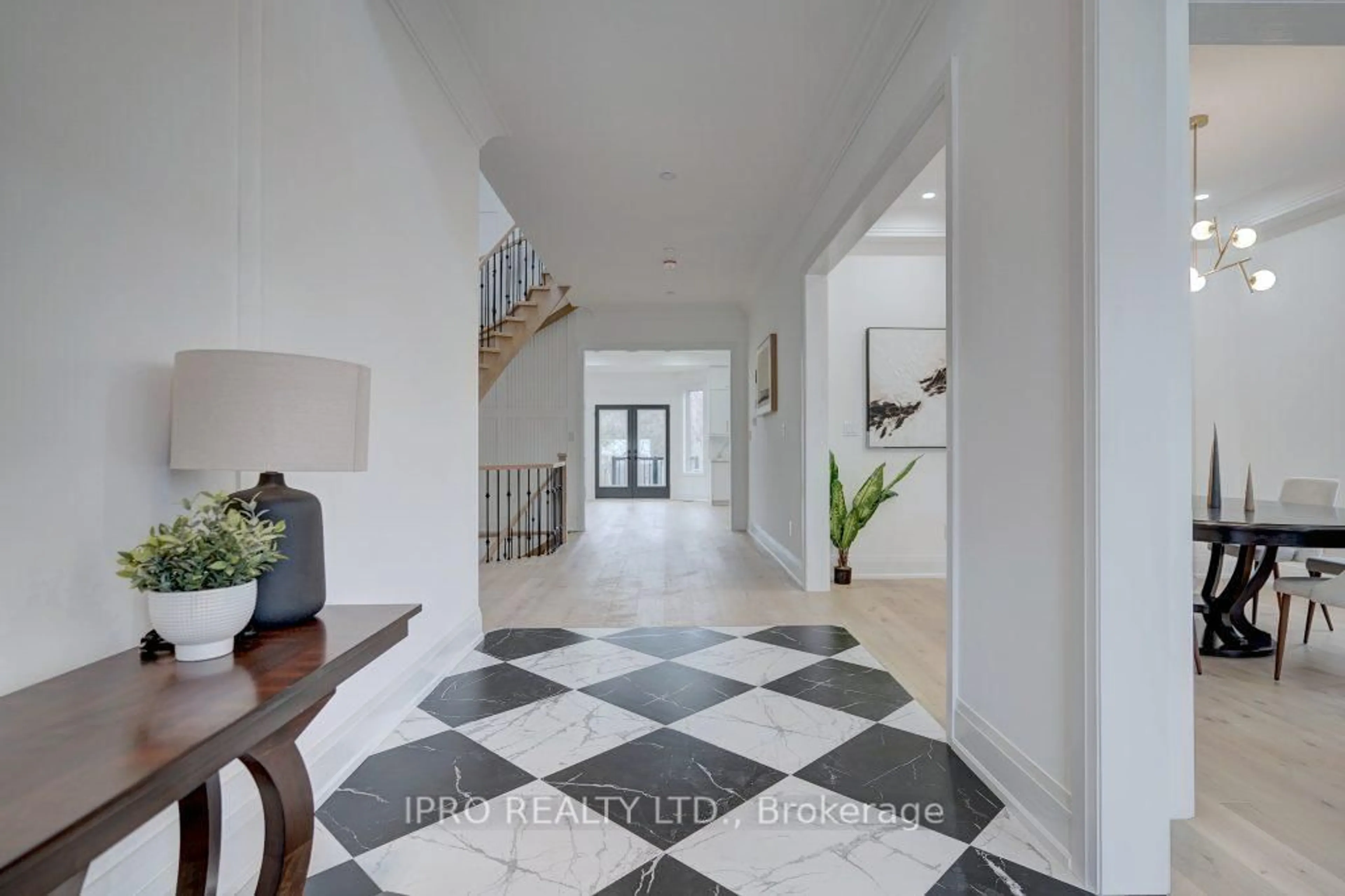 Indoor entryway for 12 Euclid Ave, Toronto Ontario M6J 2J6