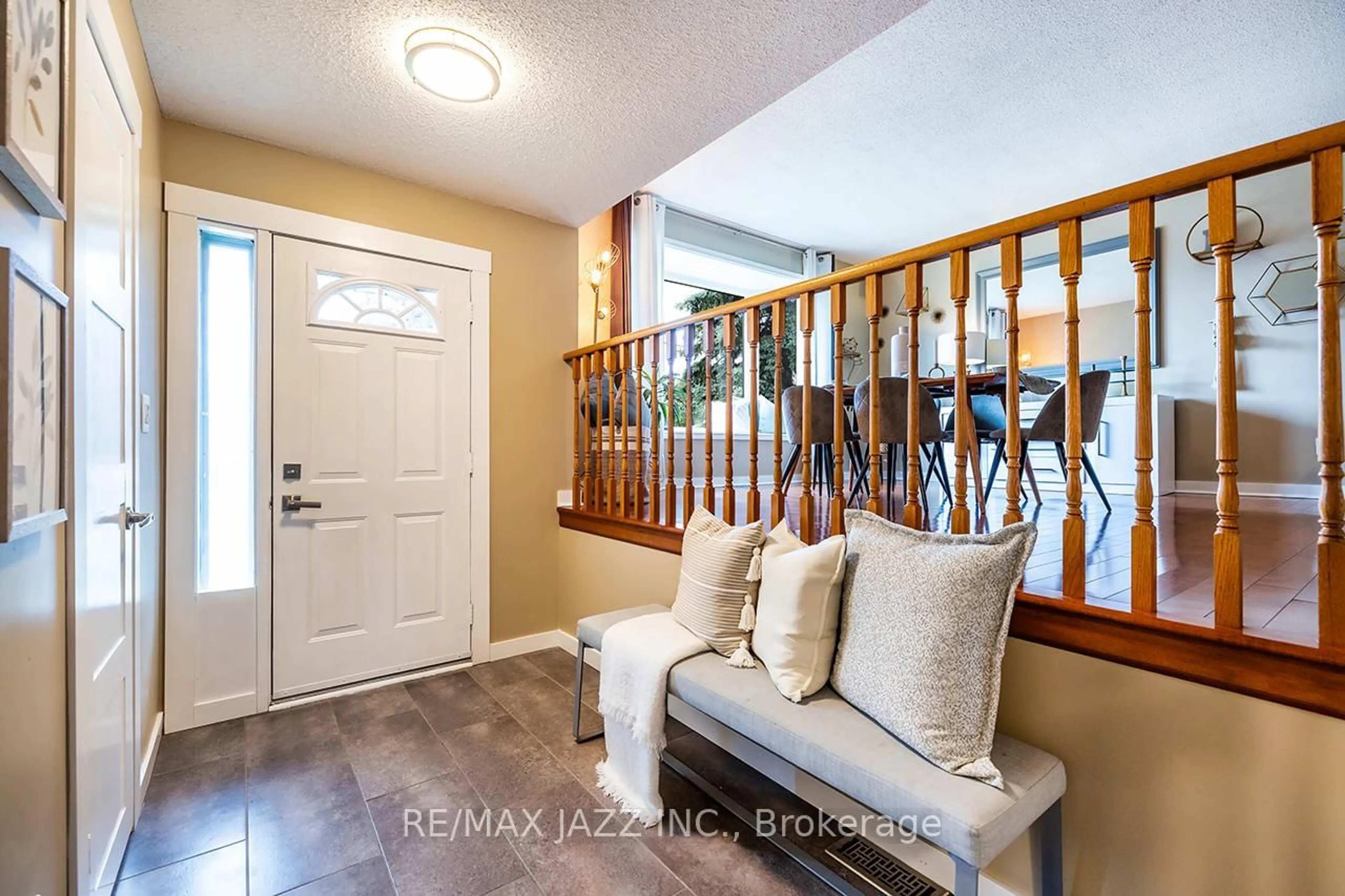 Indoor entryway for 2589 Prestonvale Rd, Clarington Ontario L1E 1W1