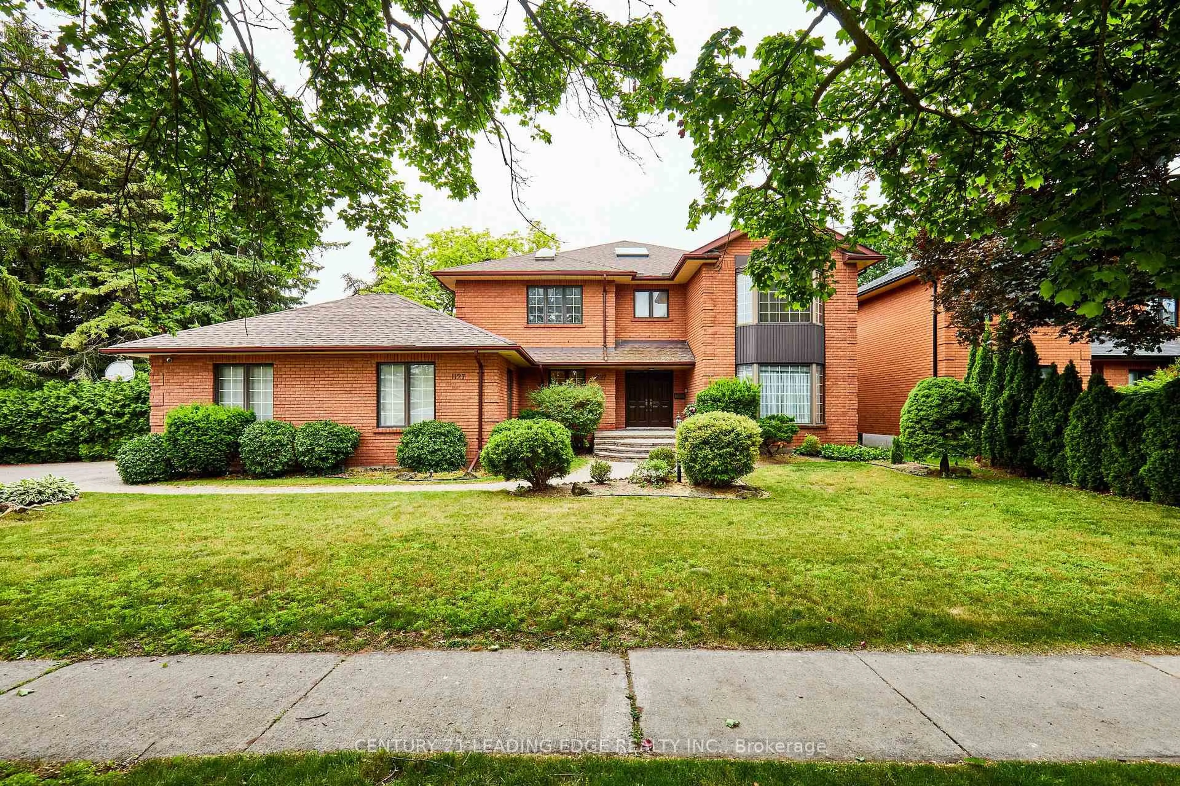 Home with brick exterior material, street for 1127 OSHAWA Blvd, Oshawa Ontario L1G 5W2