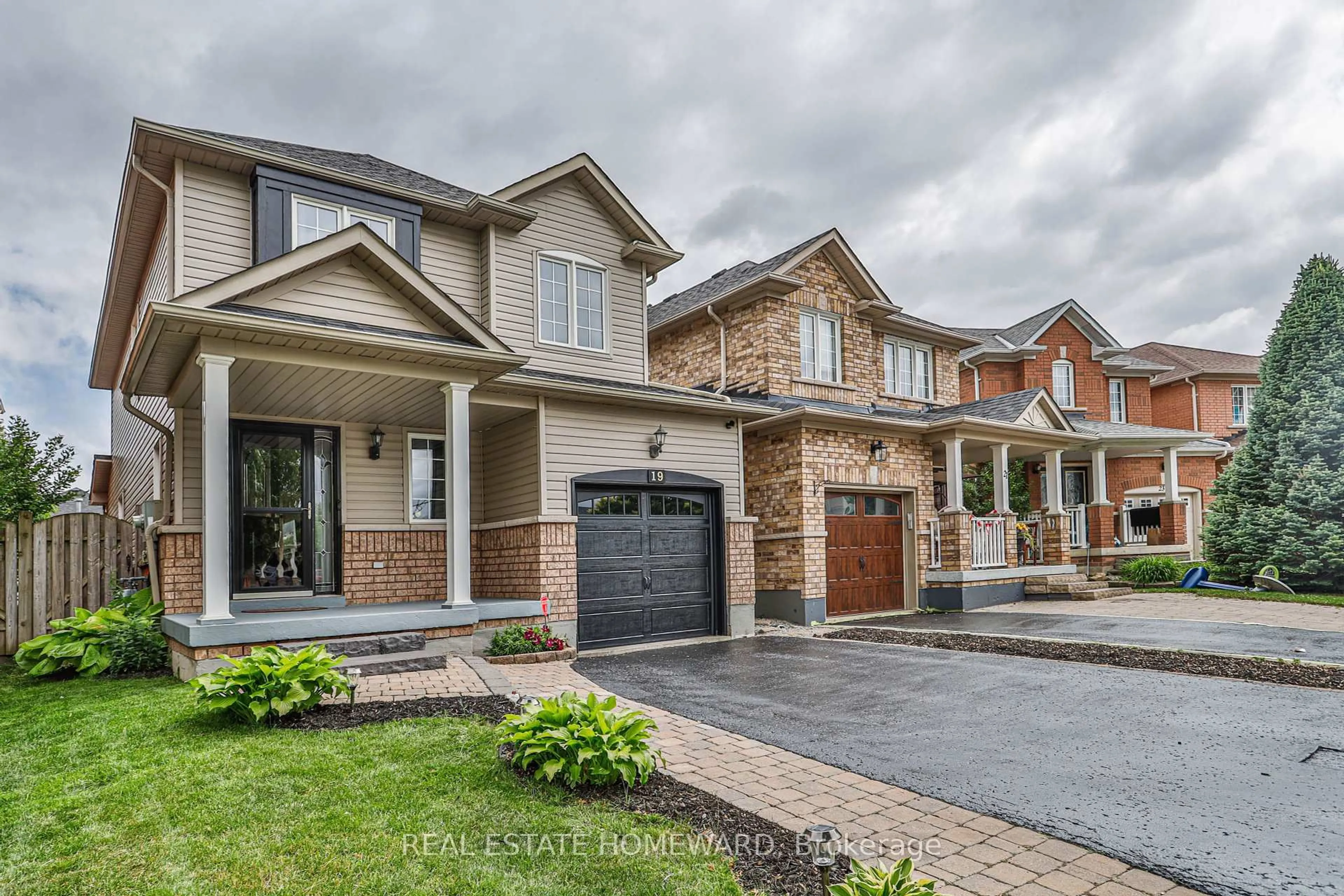 Home with brick exterior material, street for 19 Rampart Cres, Whitby Ontario L1P 1T5