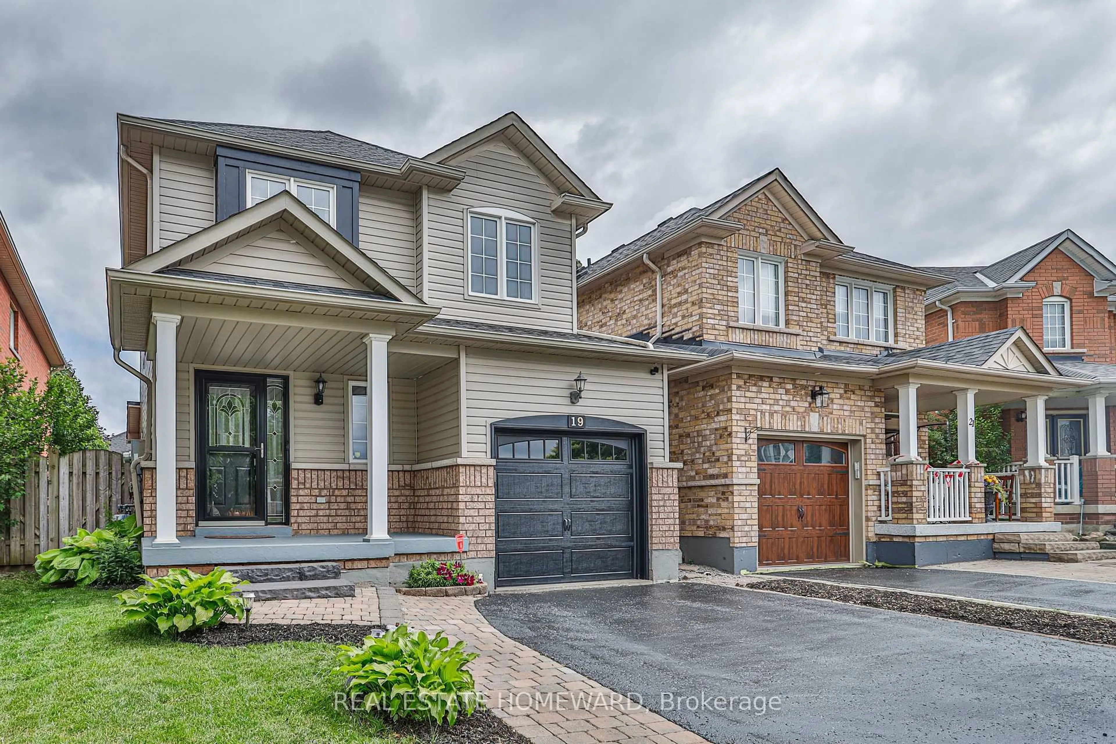 Home with brick exterior material, street for 19 Rampart Cres, Whitby Ontario L1P 1T5