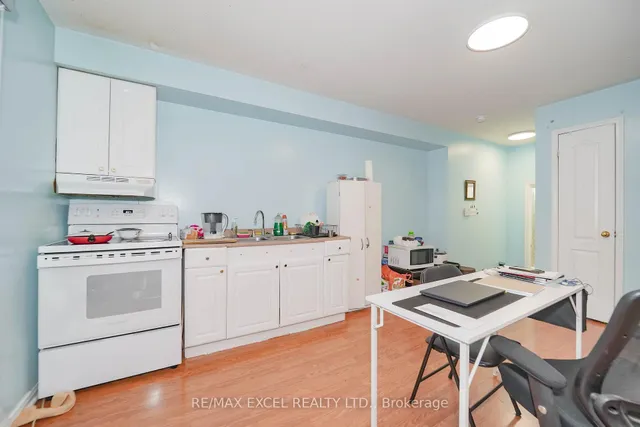 Additional image 8 of 2784 Eglinton Ave Unit 4