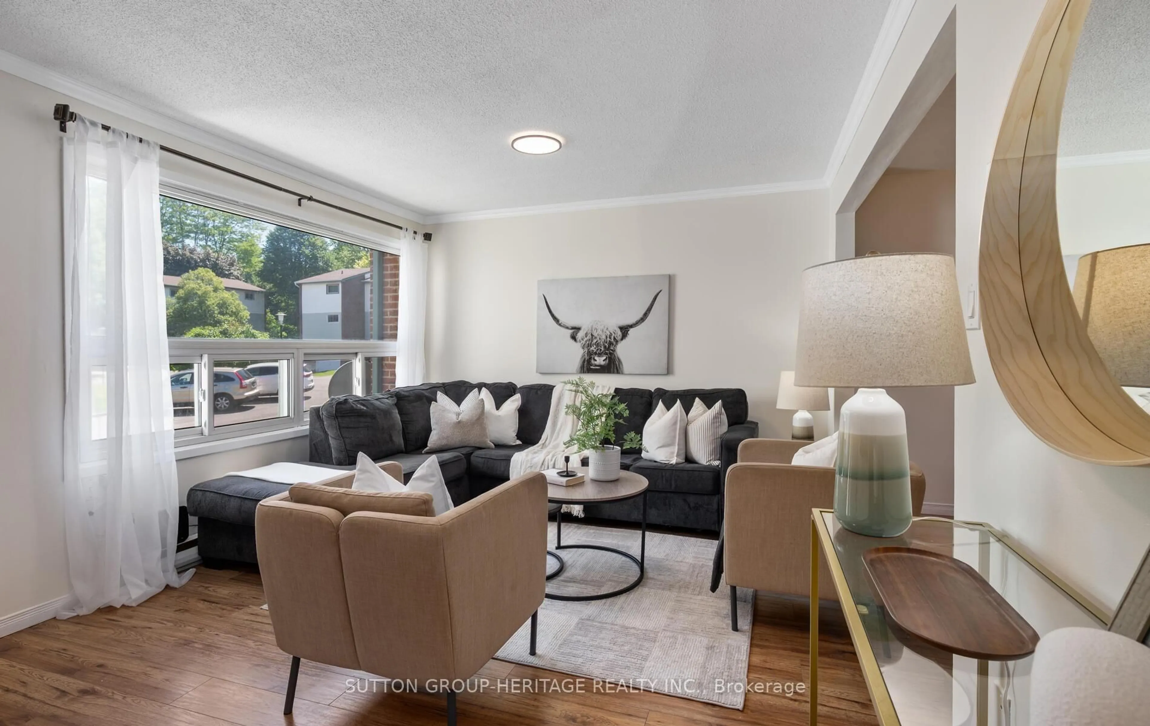 Living room with furniture, unknown for 909 King St #32, Oshawa Ontario L1J 2L4