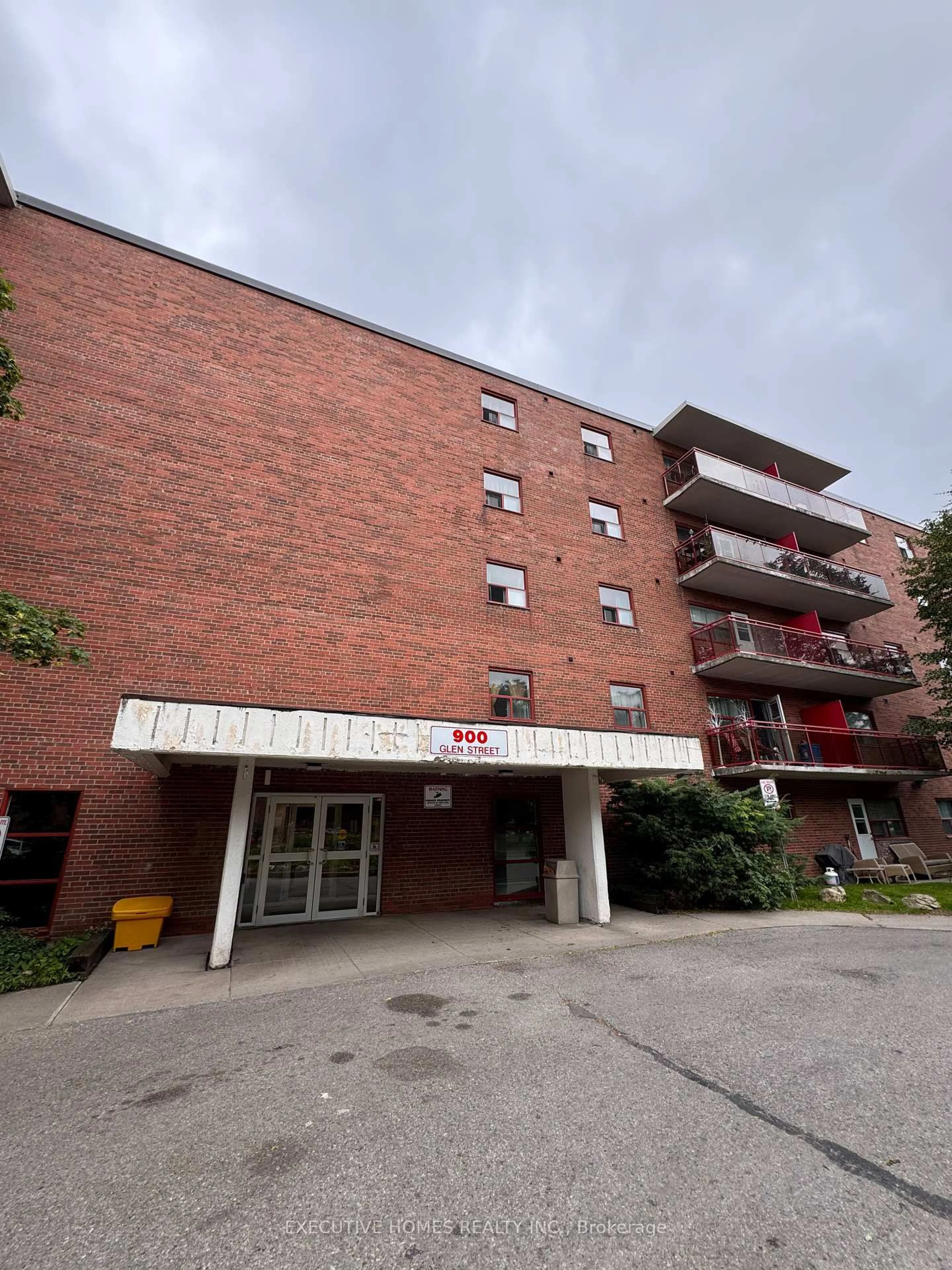 Unknown for 900 Glen St #414, Oshawa Ontario L1J 5Z5