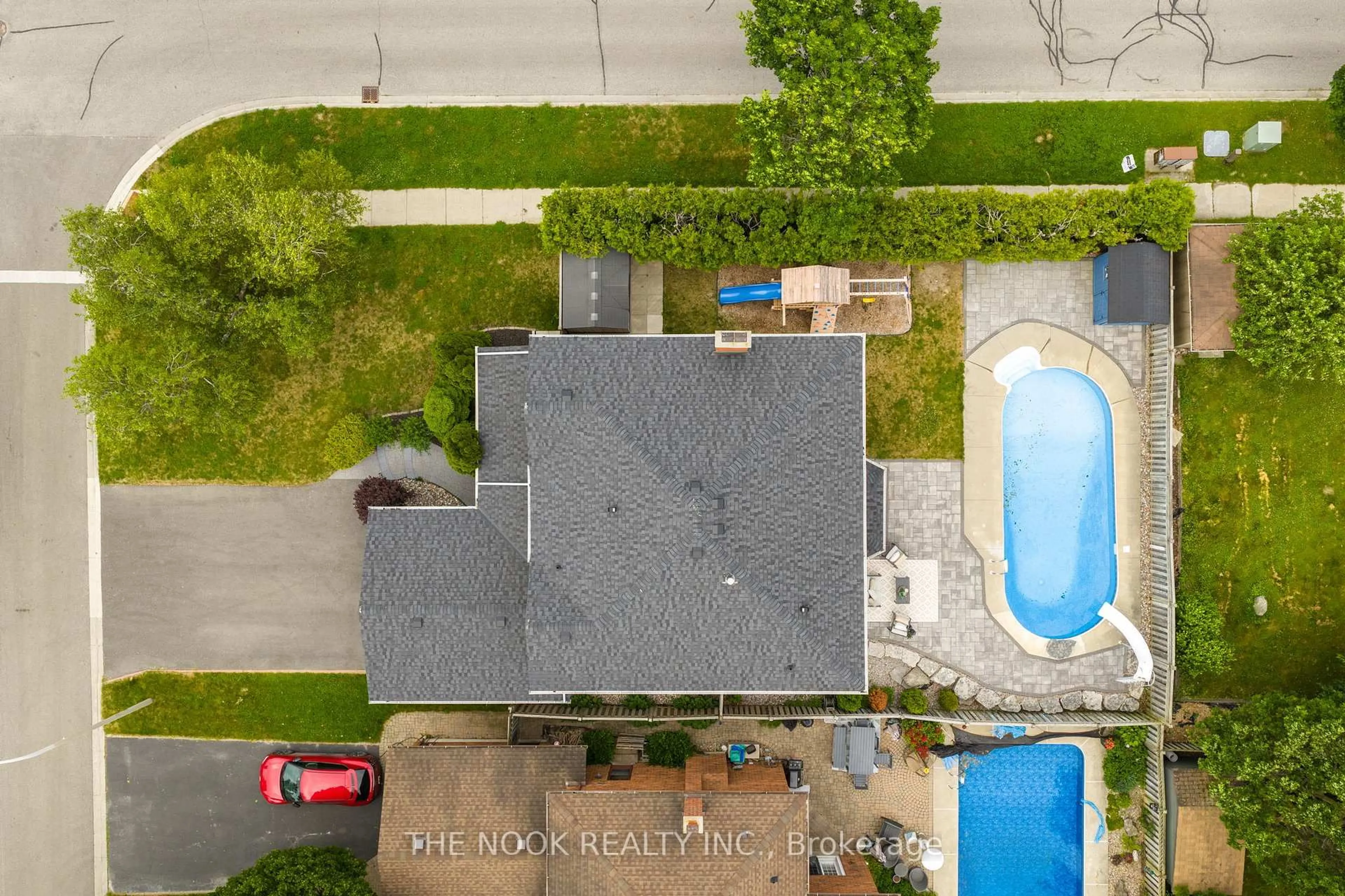 A pic from outside/outdoor area/front of a property/back of a property/a pic from drone, unknown for 96 Intrepid Dr, Whitby Ontario L1N 8S1