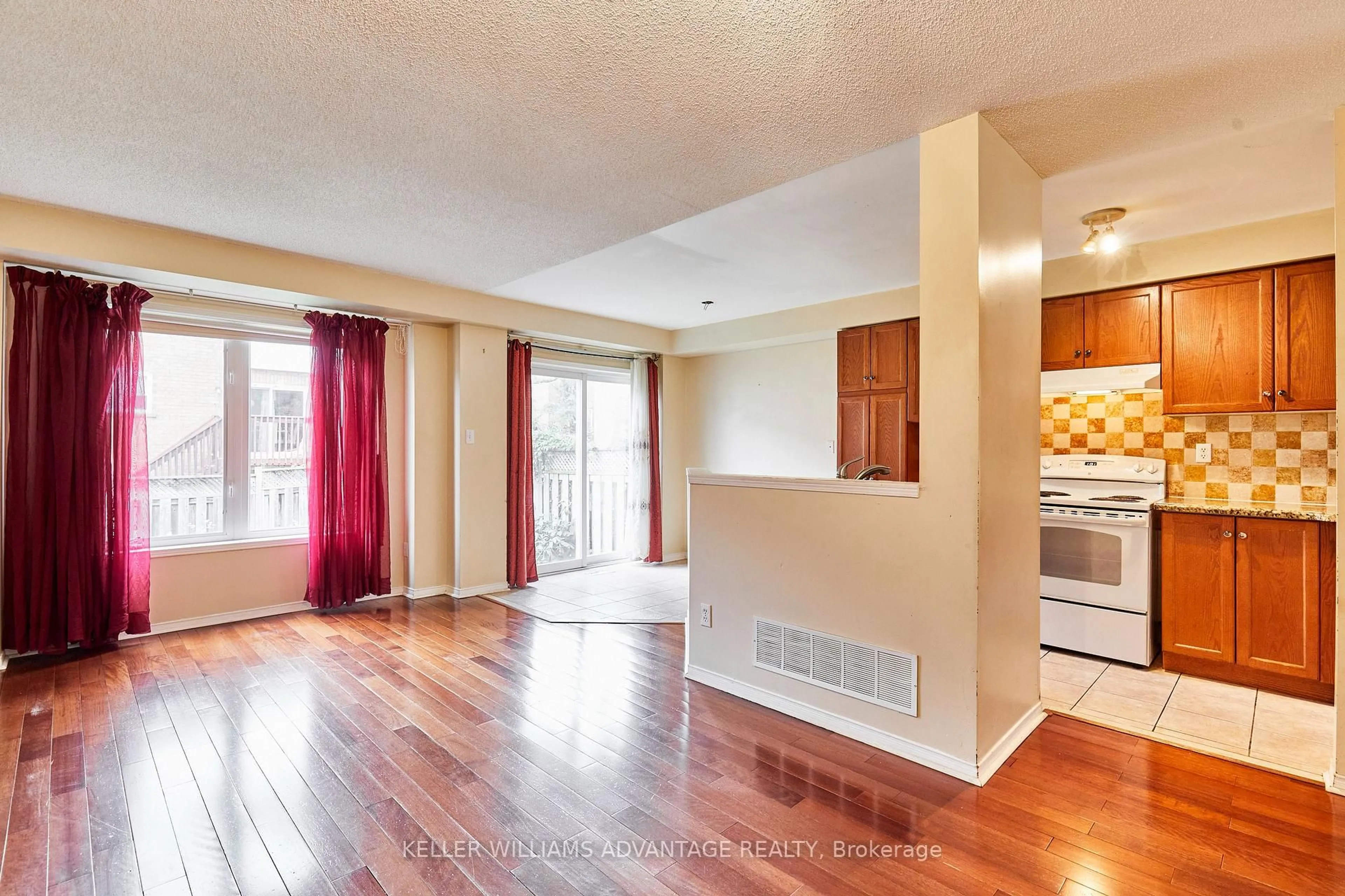 Unknown for 112 Stokely Cres, Whitby Ontario L1N 9S8
