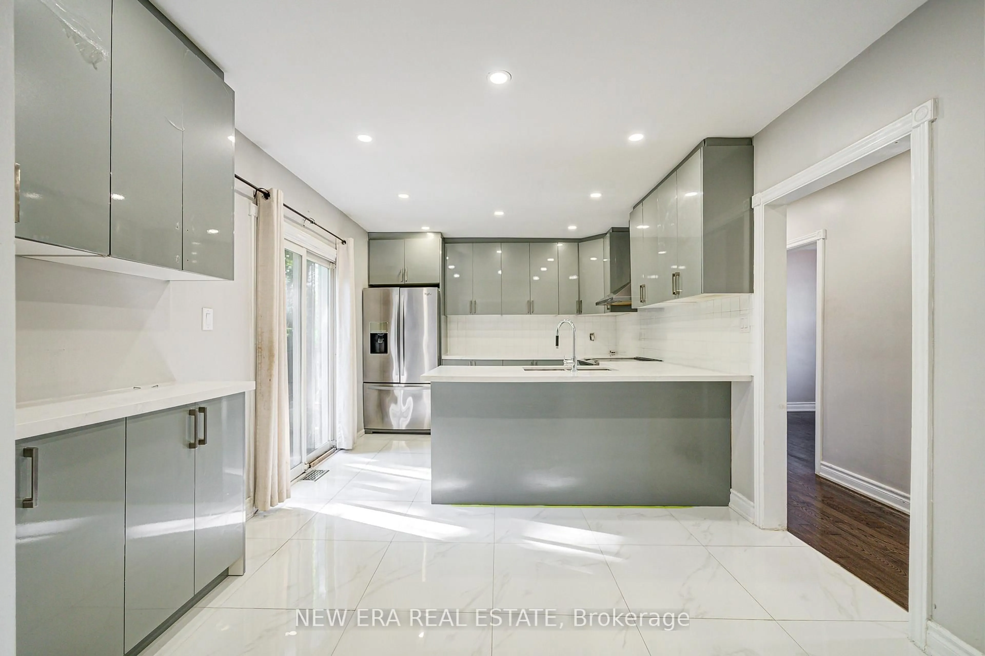 Contemporary kitchen, ceramic/tile floor for 345 Park Rd, Oshawa Ontario L1J 4H6