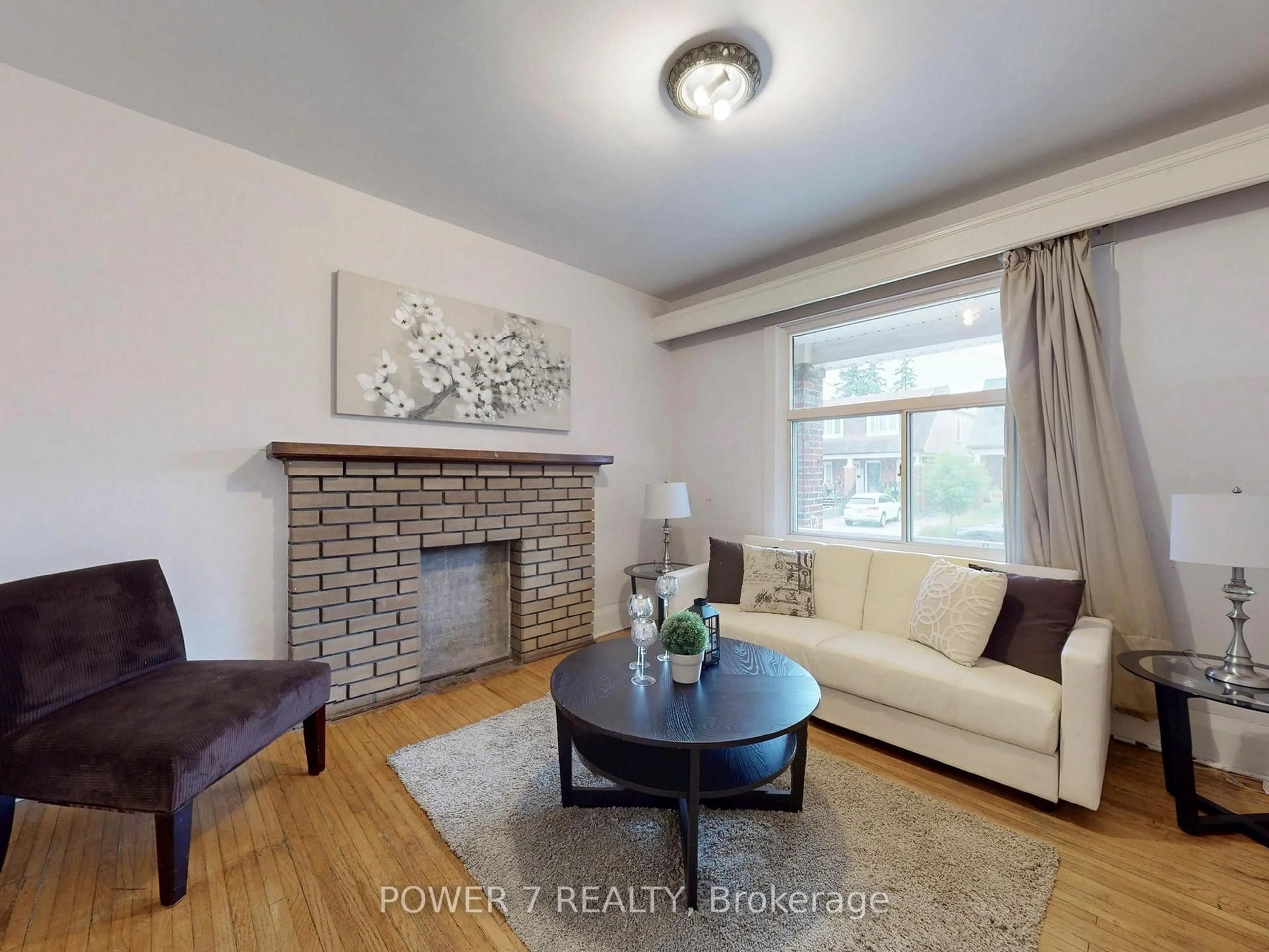Living room with furniture, unknown for 608 Milverton Blvd, Toronto Ontario M4C 1X7