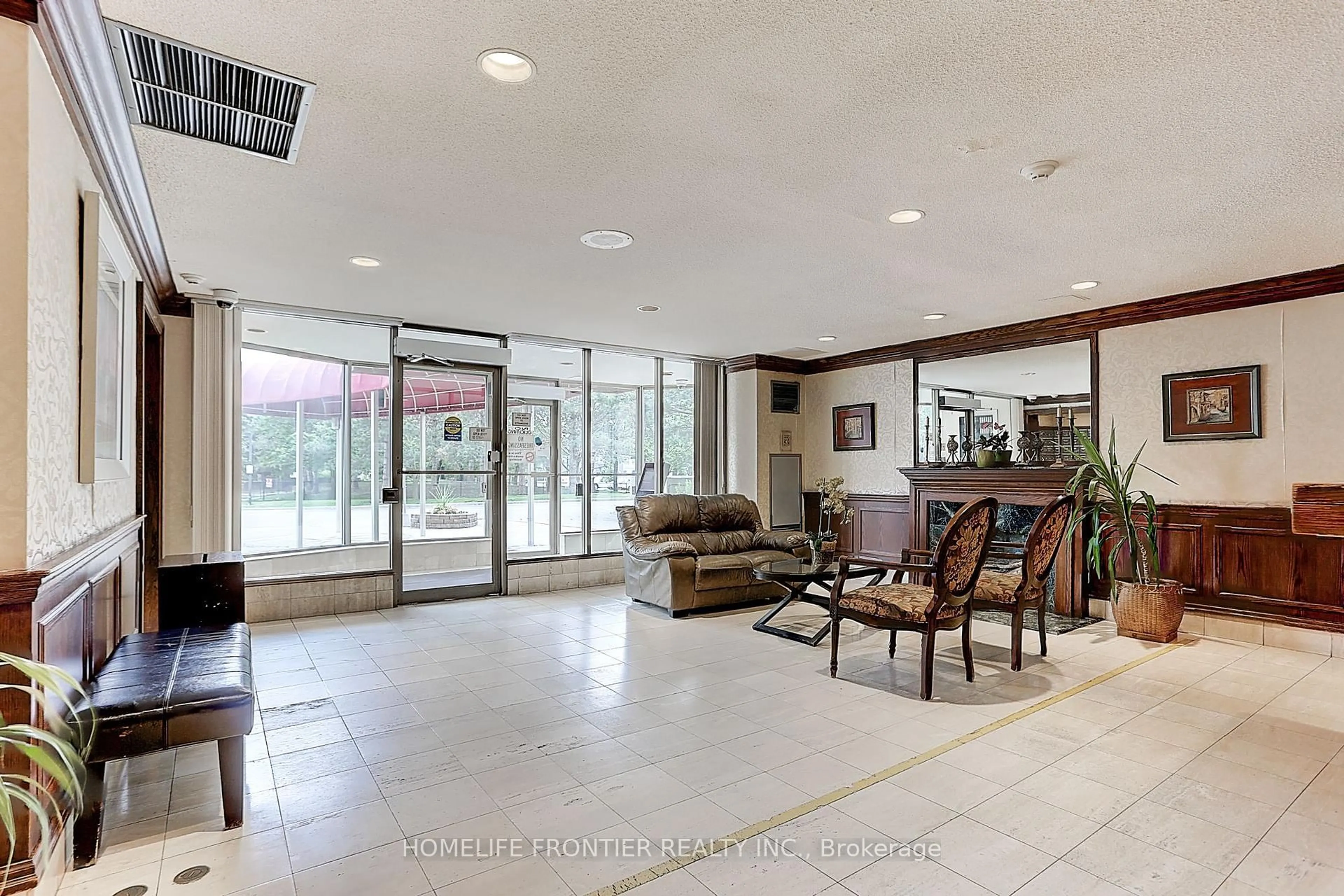 Indoor foyer for 30 Thunder Grve #1010, Toronto Ontario M1V 4A3