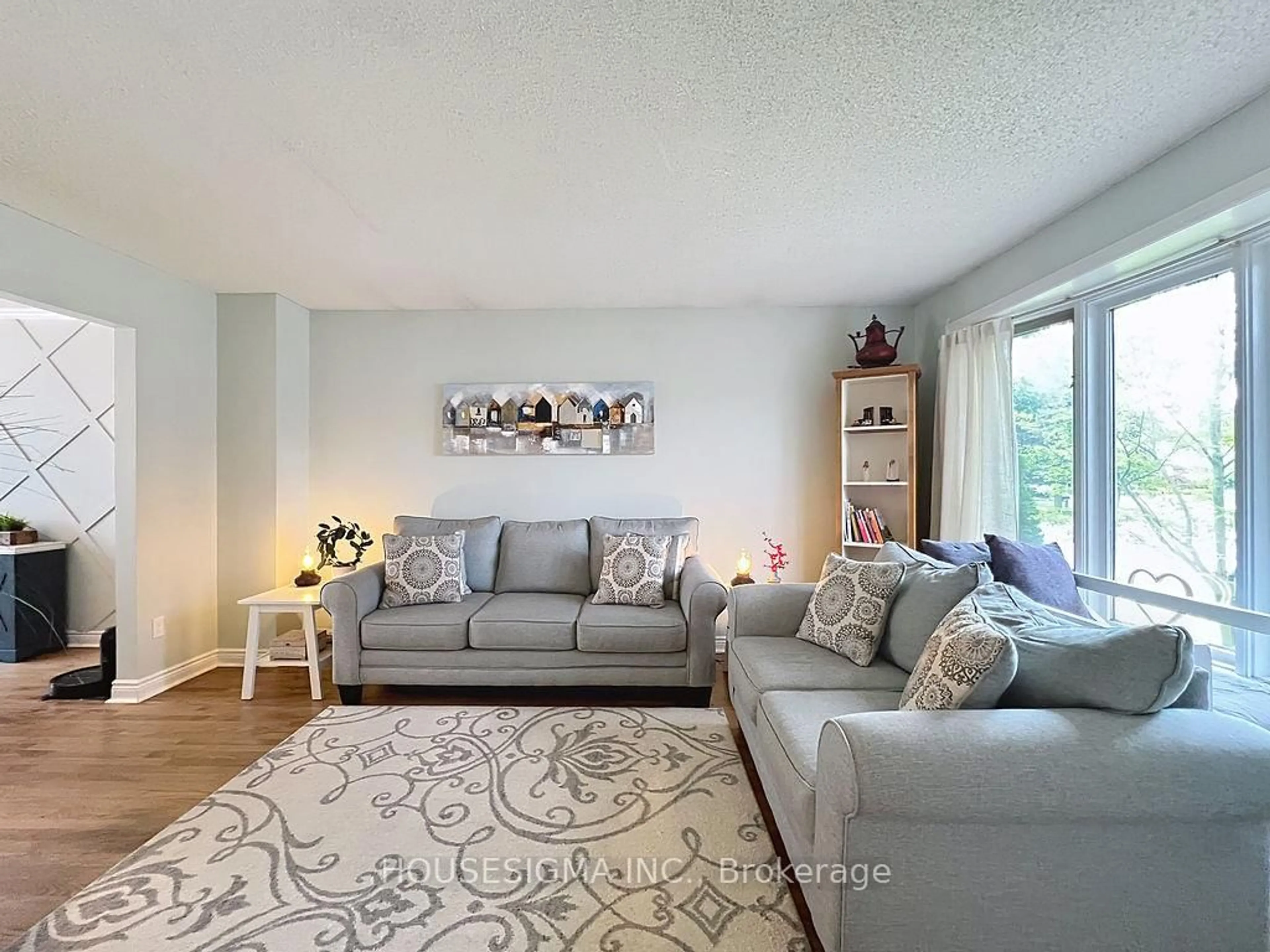Living room with furniture, unknown for 105 Devondale St, Clarington Ontario L1E 1Z9