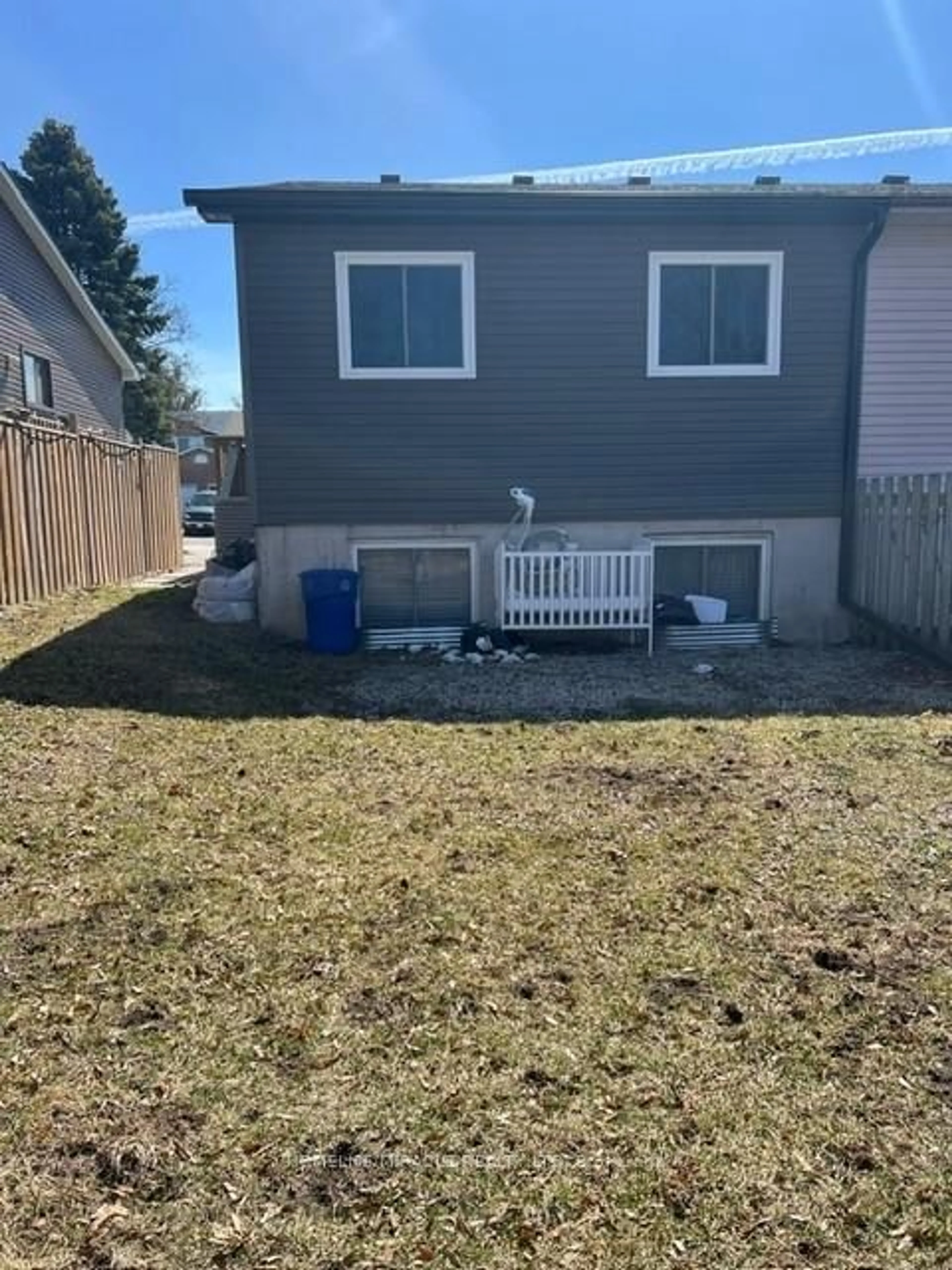 Unknown for 1294 Sunningdale Ave, Oshawa Ontario L1H 8G7
